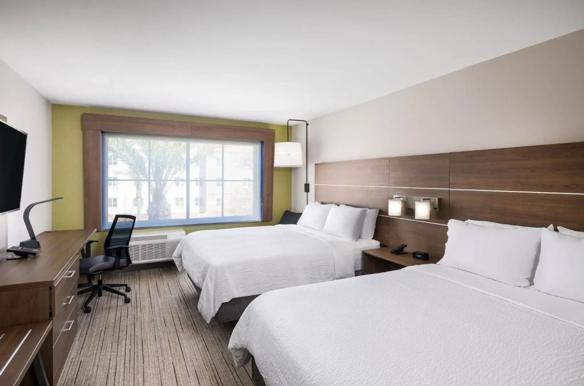 Queen Room with Two Queen Beds - Hearing Accessible/Non-Smoking in Holiday Inn Express & Suites - Gilbert - East Mesa by IHG Queen Room with Two Queen Beds - Hearing Accessible/Non-Smoking in Holiday Inn Express & Suites - Gilbert - East Mesa by IHG