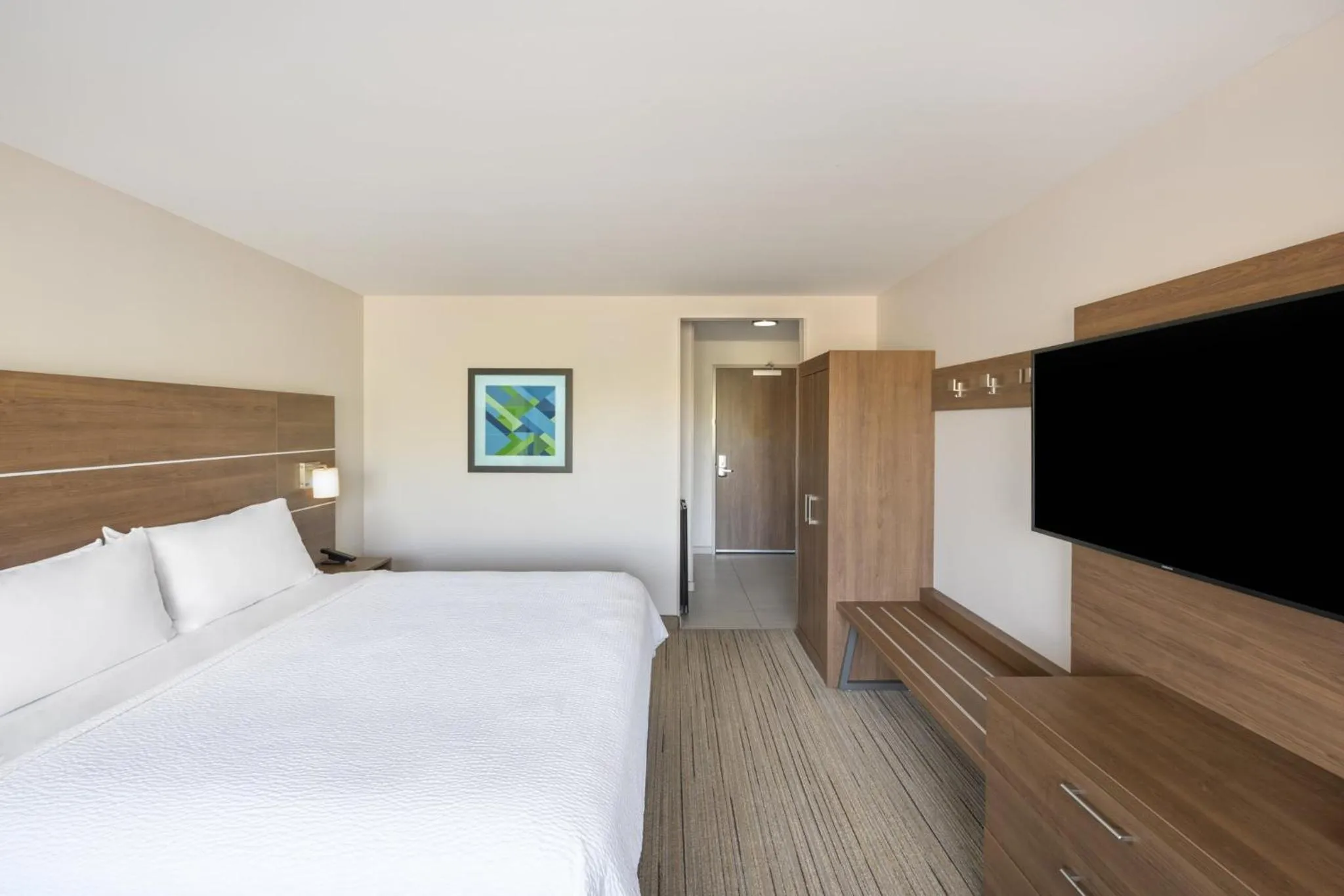 Photo of the whole room, Bed in Holiday Inn Express & Suites - Gilbert - East Mesa by IHG