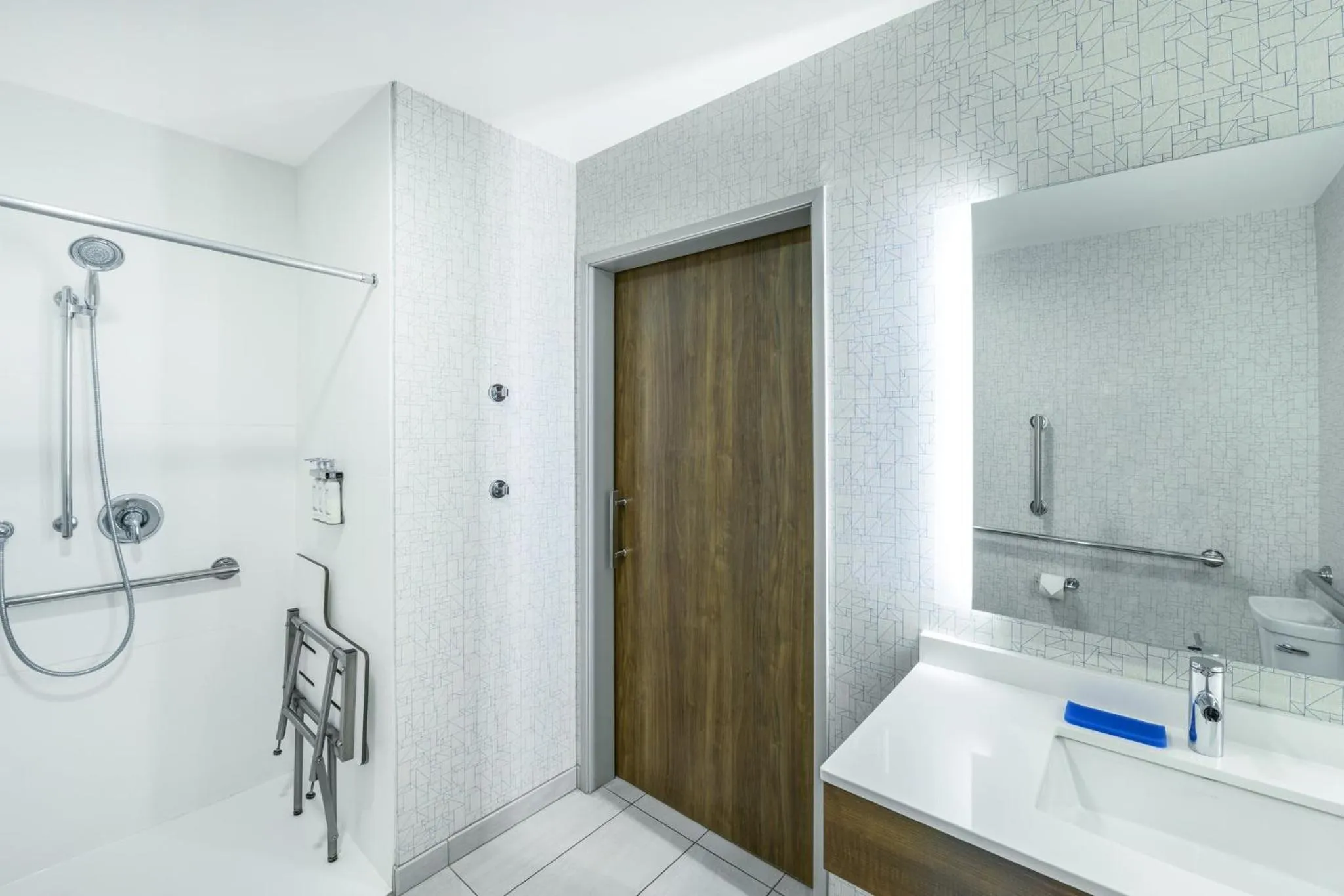 Photo of the whole room in Holiday Inn Express & Suites - Gilbert - East Mesa by IHG