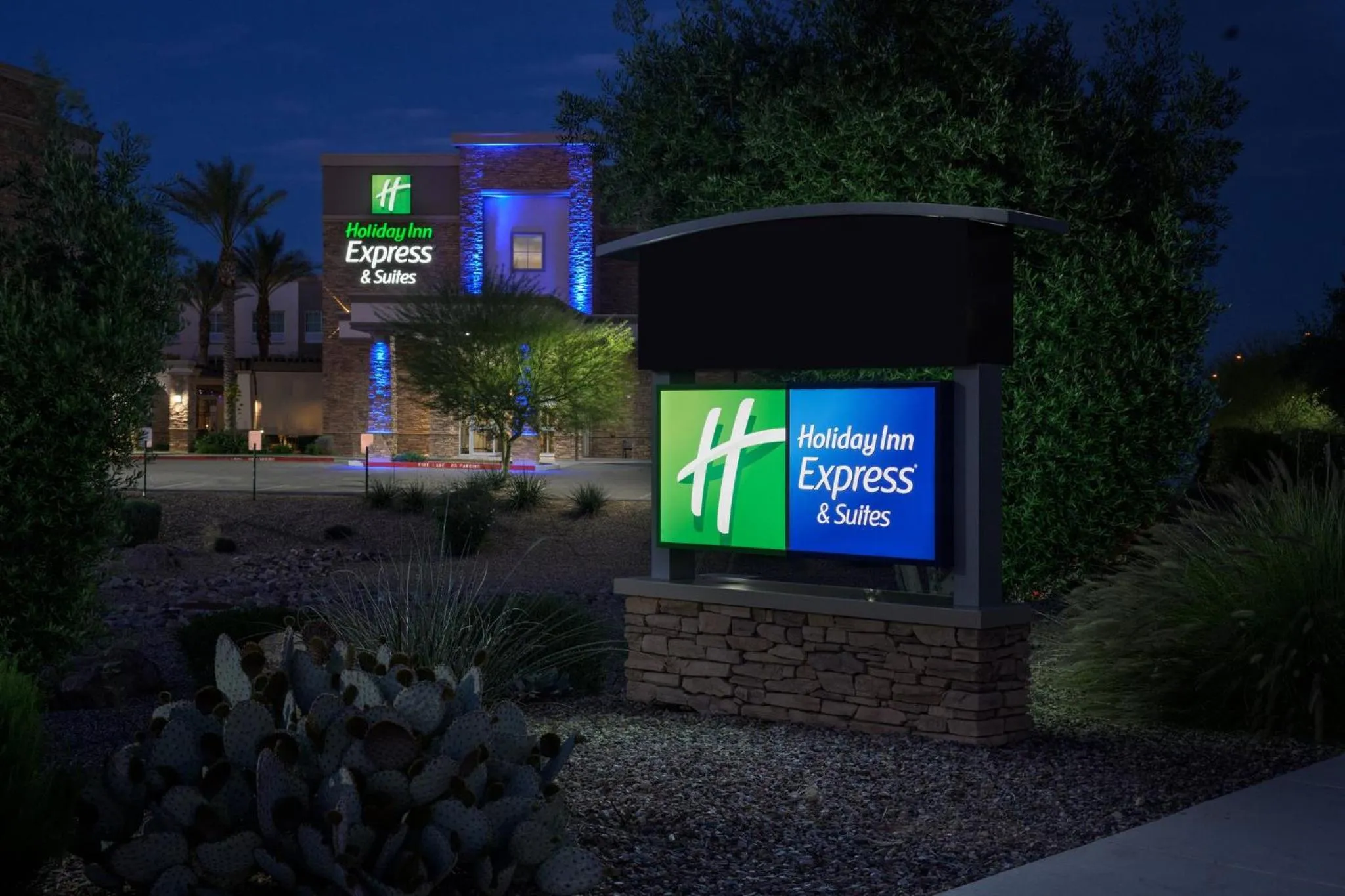 Property building in Holiday Inn Express & Suites - Gilbert - East Mesa by IHG