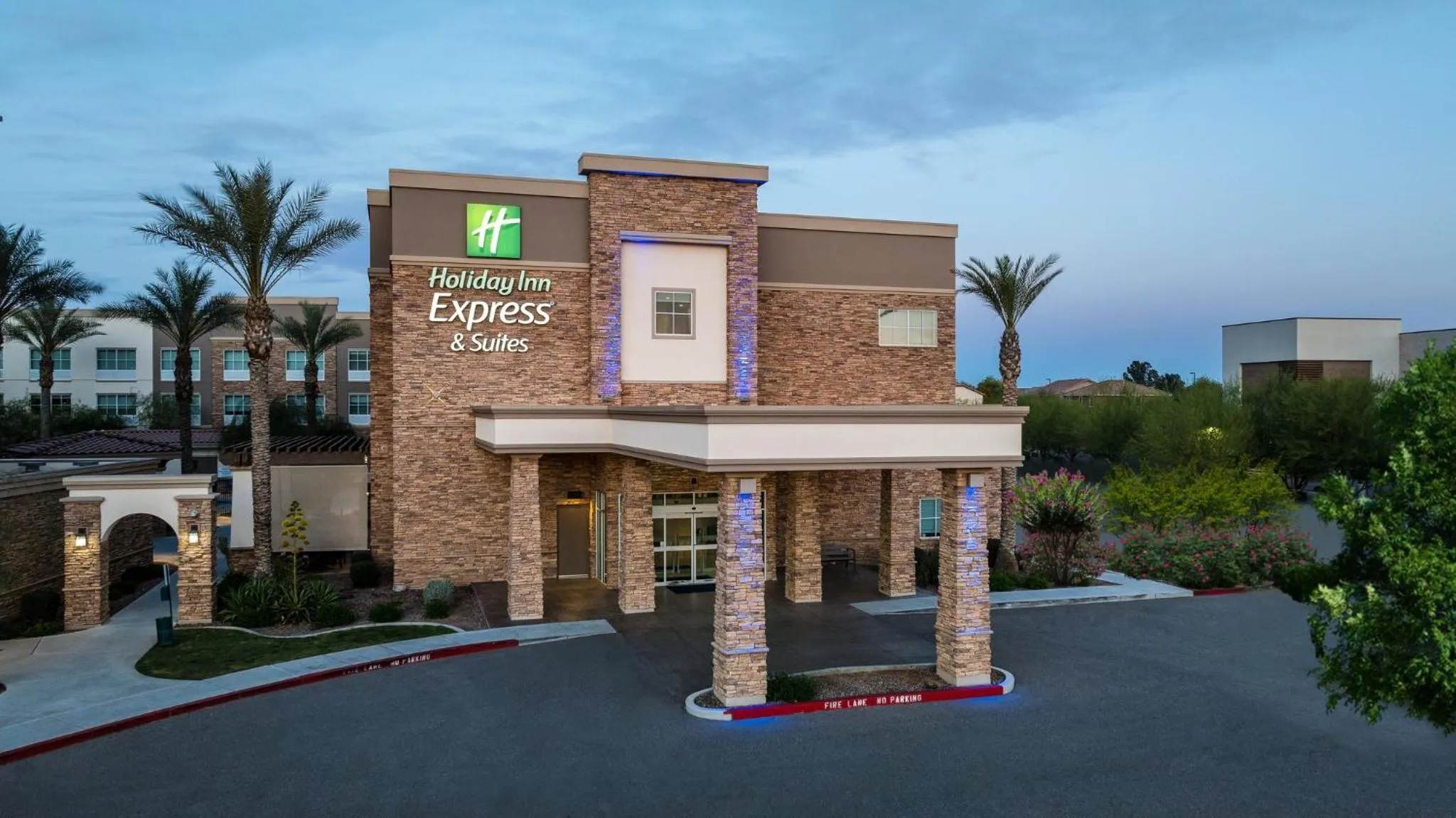 Property building in Holiday Inn Express & Suites - Gilbert - East Mesa by IHG