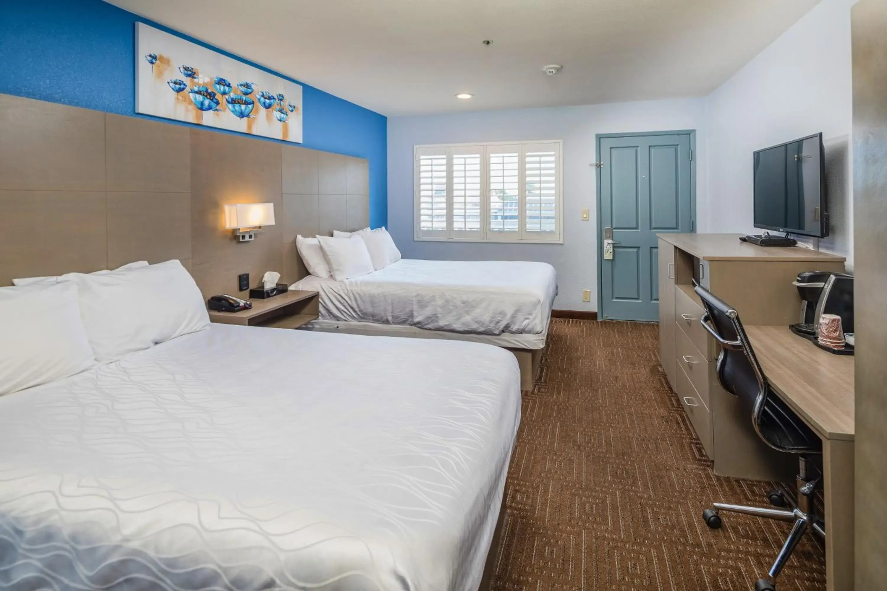 Double Room with Two Double Beds - Non-Smoking in Silicon Valley Inn Double Room with Two Double Beds - Non-Smoking in Silicon Valley Inn