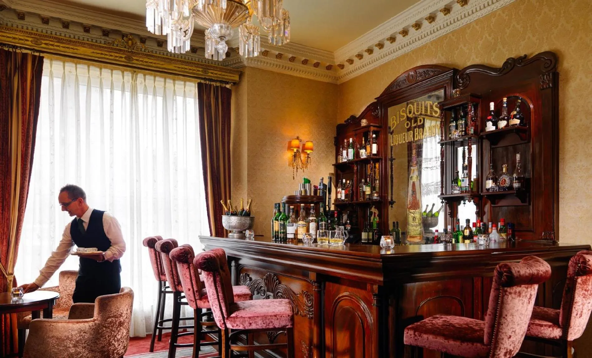 Lounge or bar in Glenlo Abbey Hotel