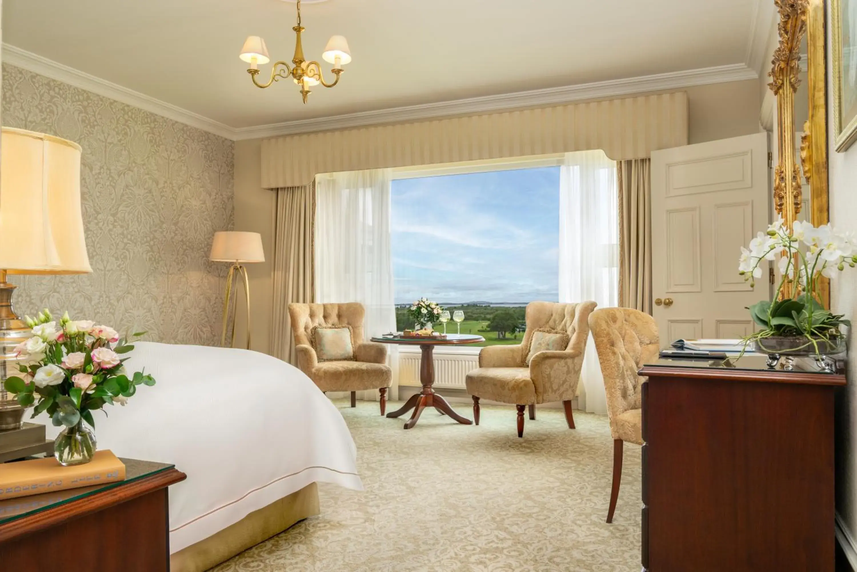 Grand Suite in Glenlo Abbey Hotel Grand Suite in Glenlo Abbey Hotel