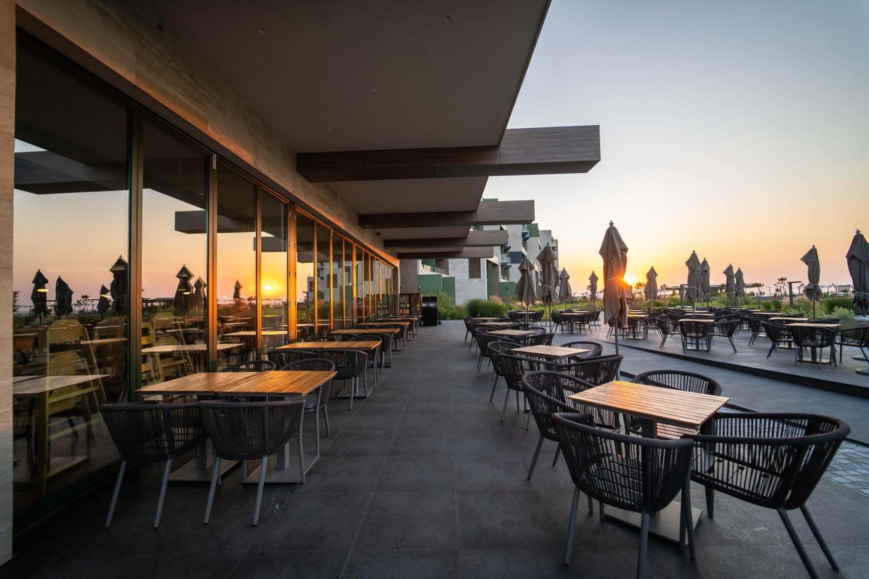 Restaurant/places to eat in HVD Reina del Mar - Premium Spa Service & Free Parking