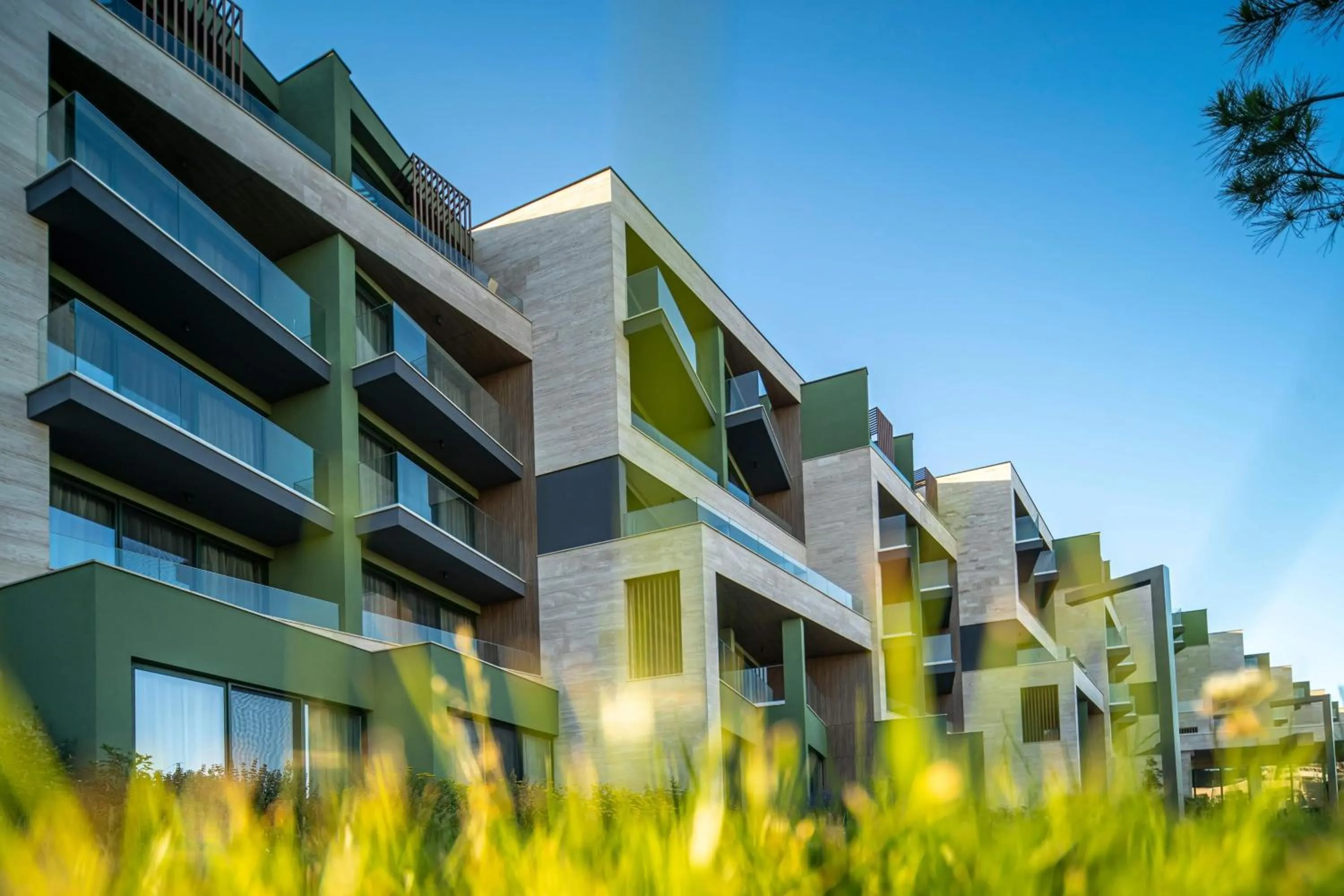 Property building in HVD Reina del Mar - Premium Spa Service & Free Parking