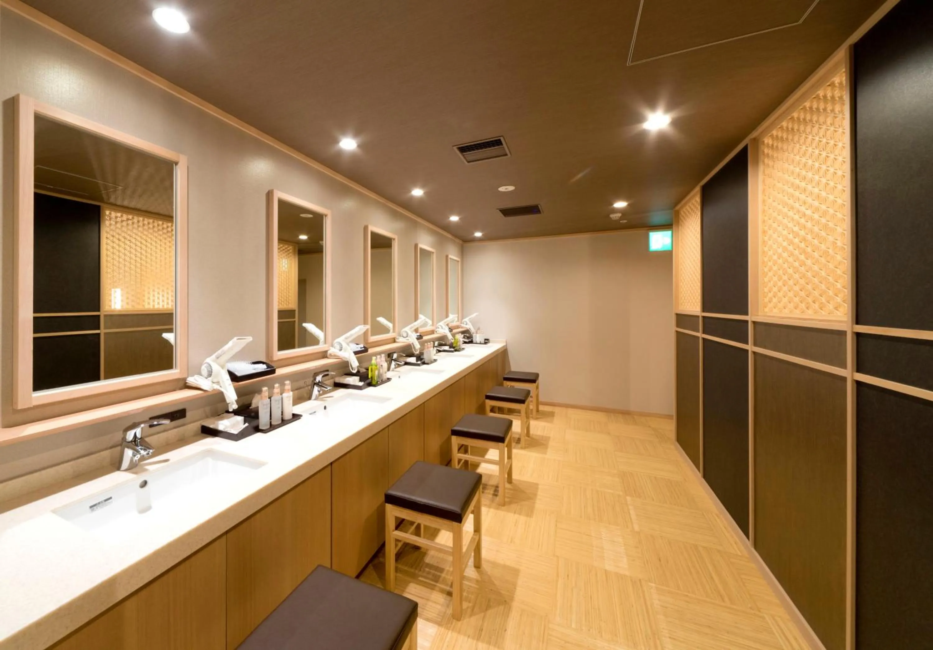 Hot Spring Bath in Kurobe Unazukionsen Yamanoha