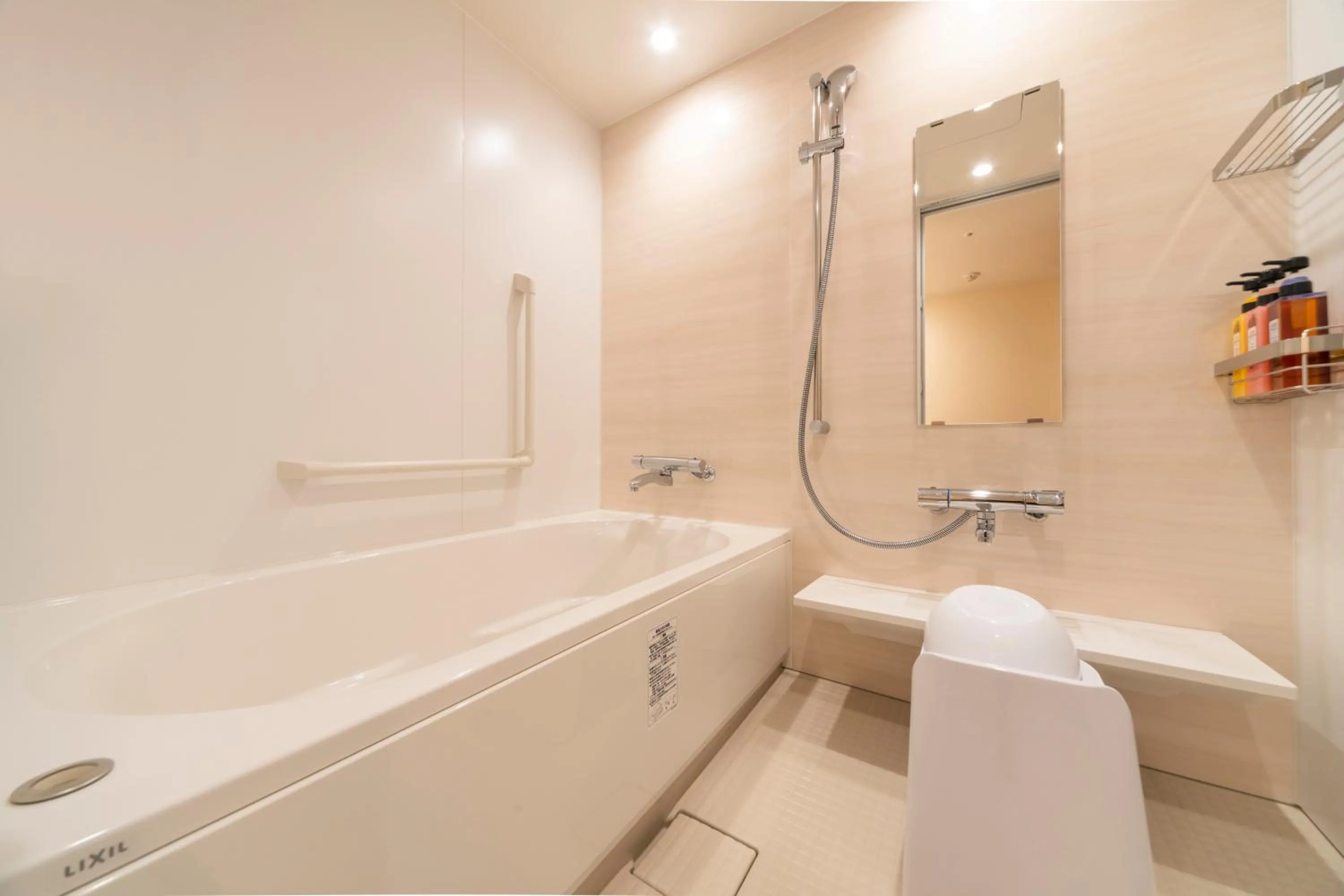 Photo of the whole room in Kurobe Unazukionsen Yamanoha