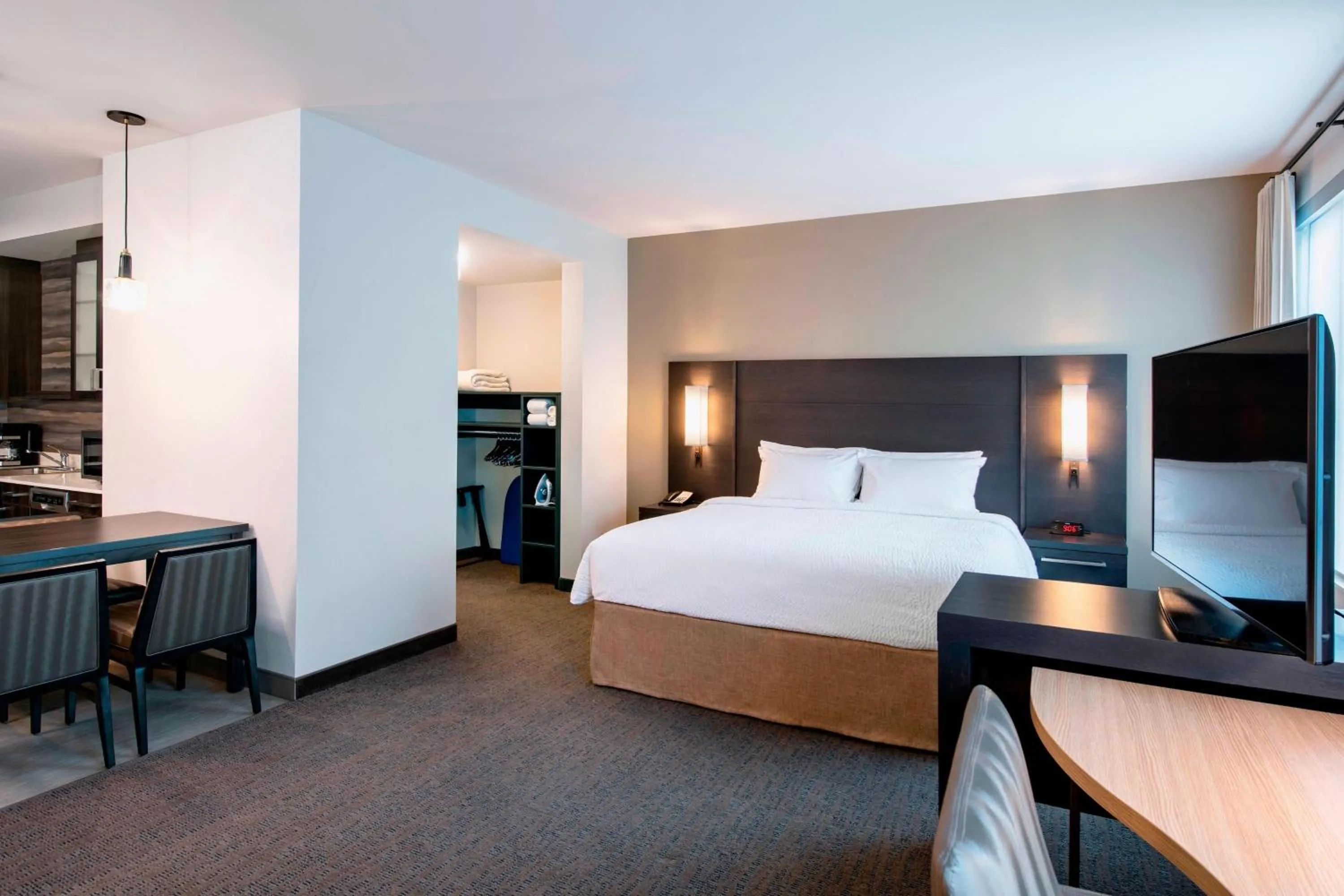 Photo of the whole room, Bed in Residence Inn by Marriott Winnipeg