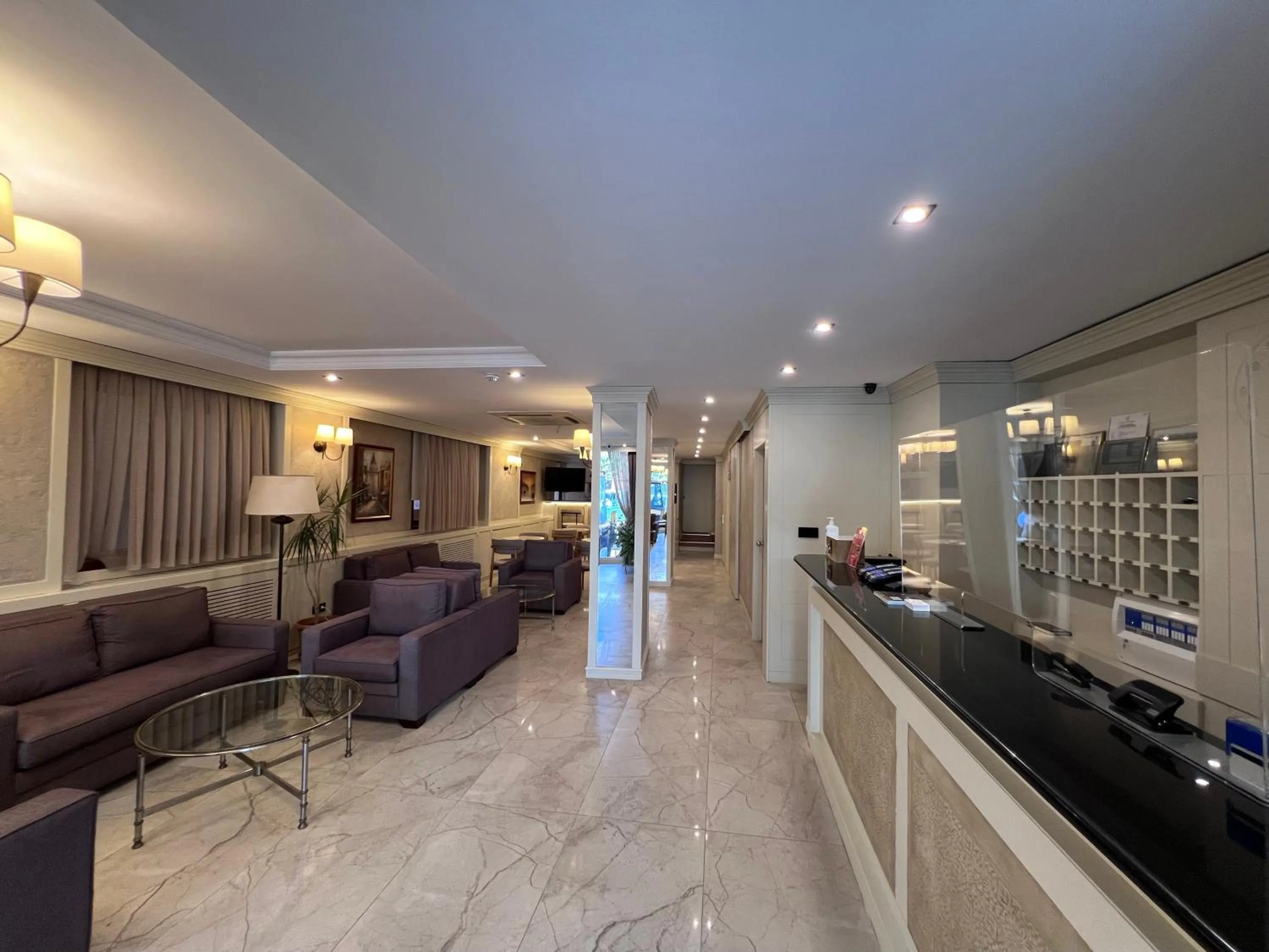 Lobby or reception in Gul Hotel