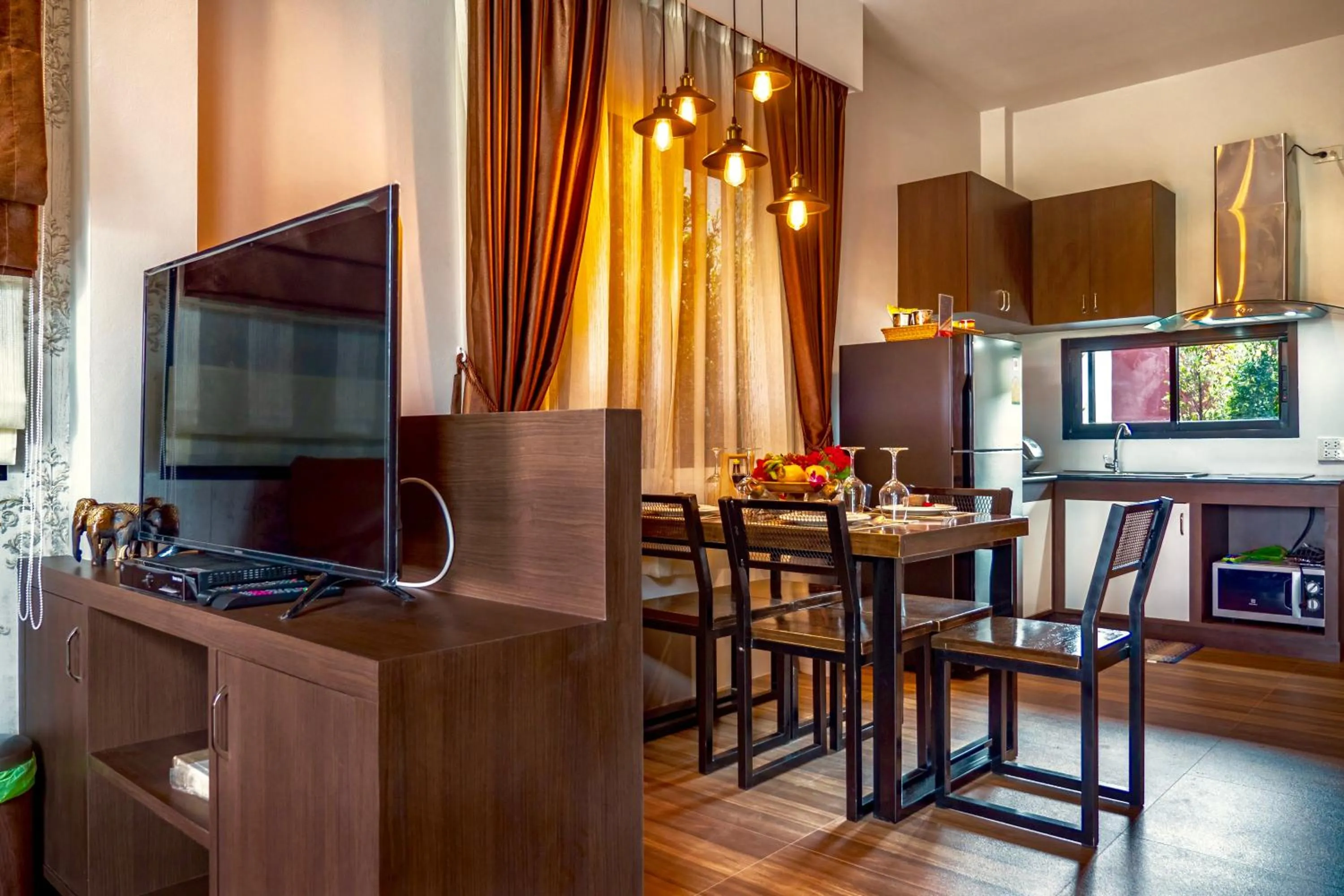 TV and multimedia in KG Private Pool Villas Soi 9