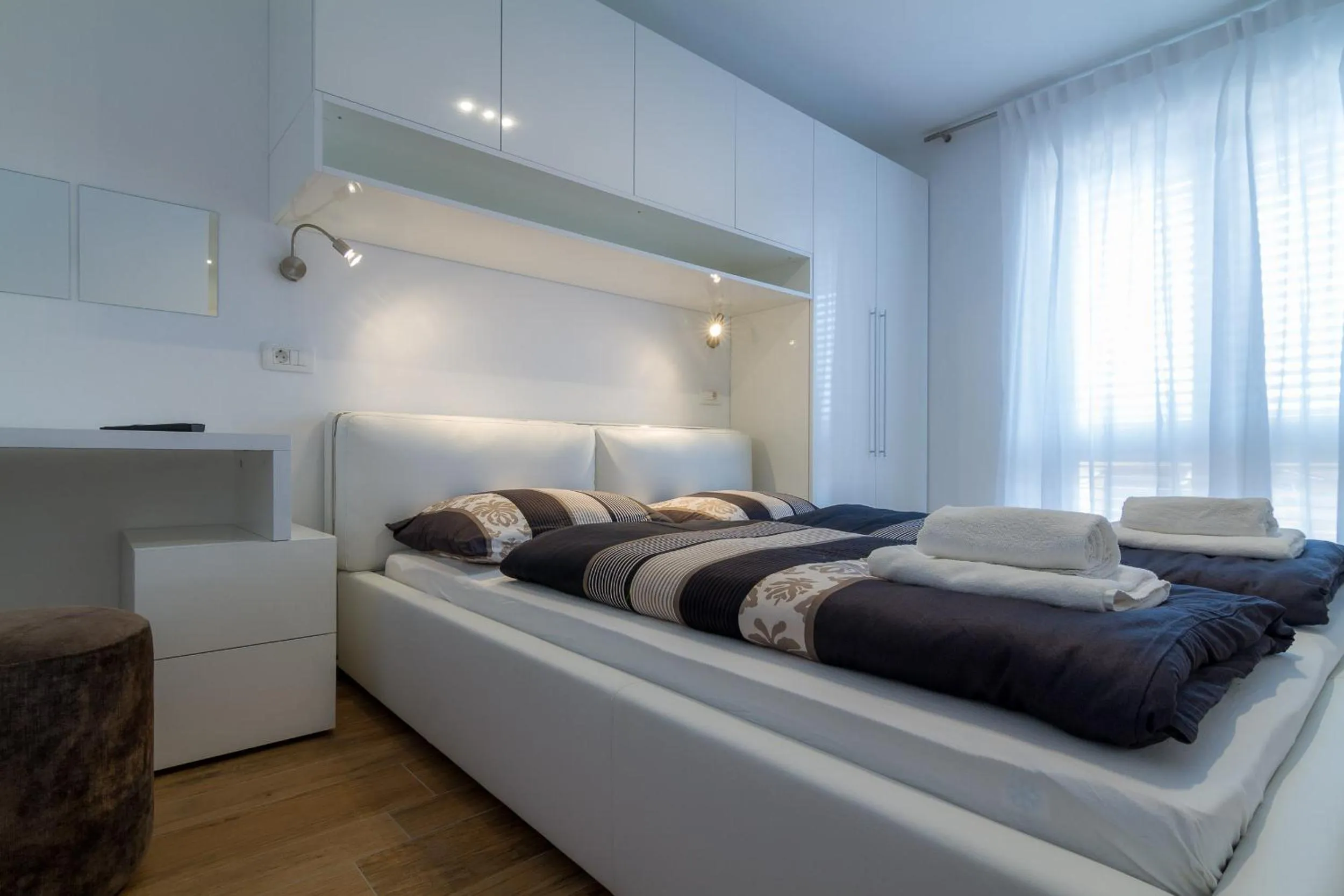 Bedroom, Bed in Villa Royal