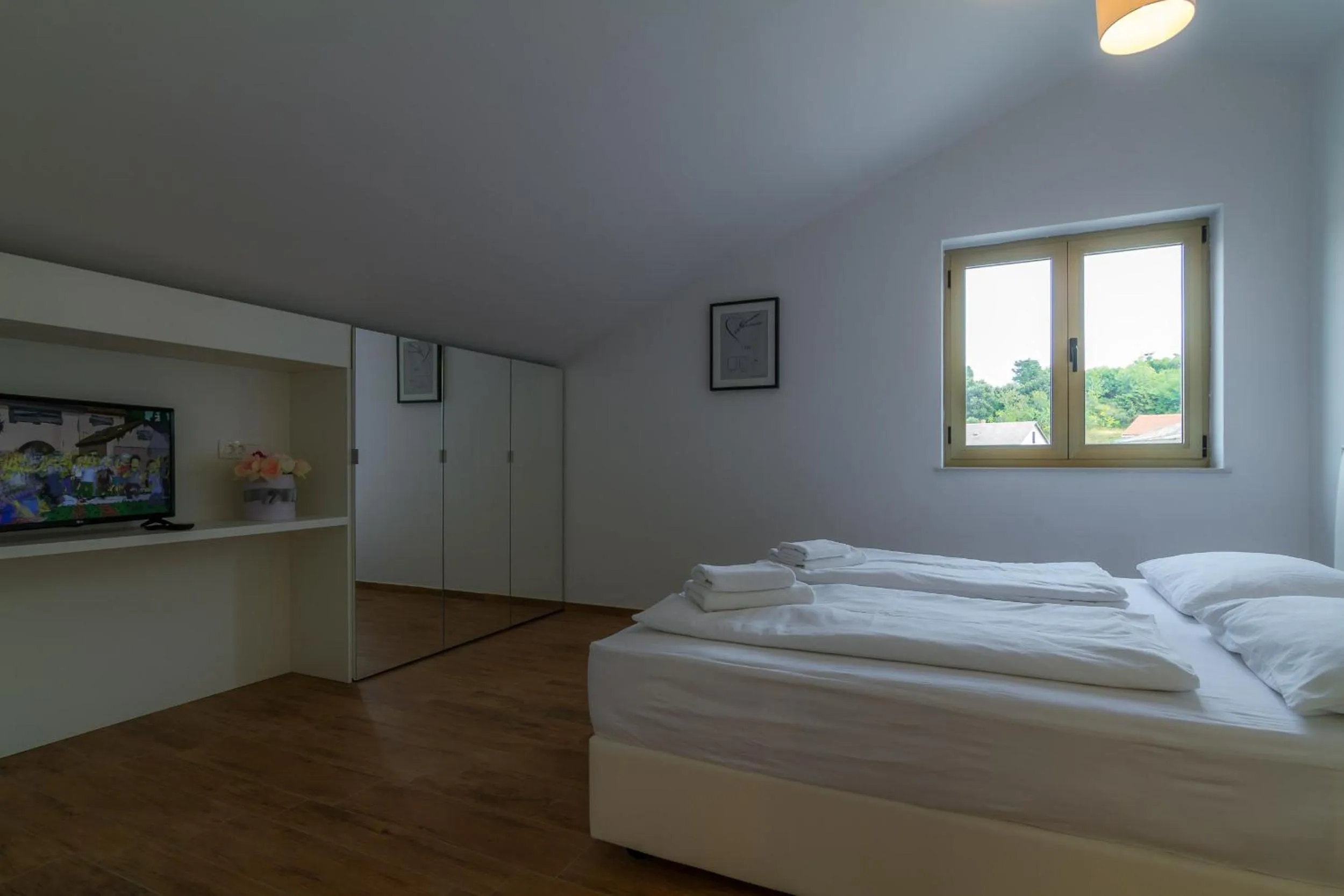 Bedroom, Bed in Villa Royal