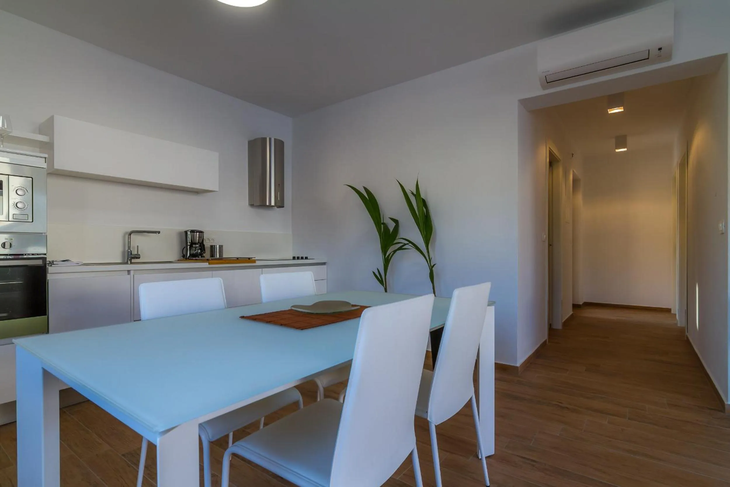 Dining area in Villa Royal