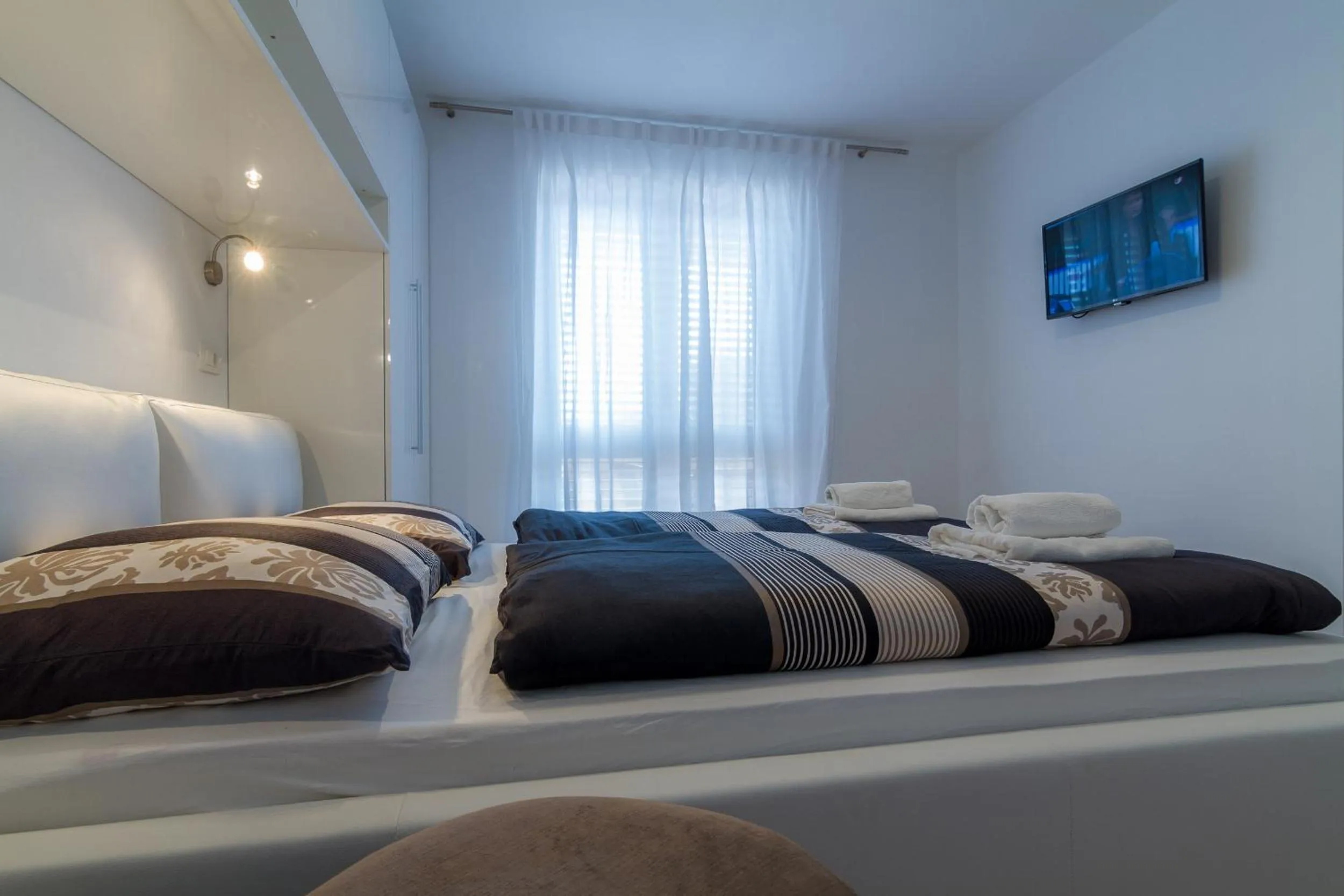 Bedroom, Bed in Villa Royal