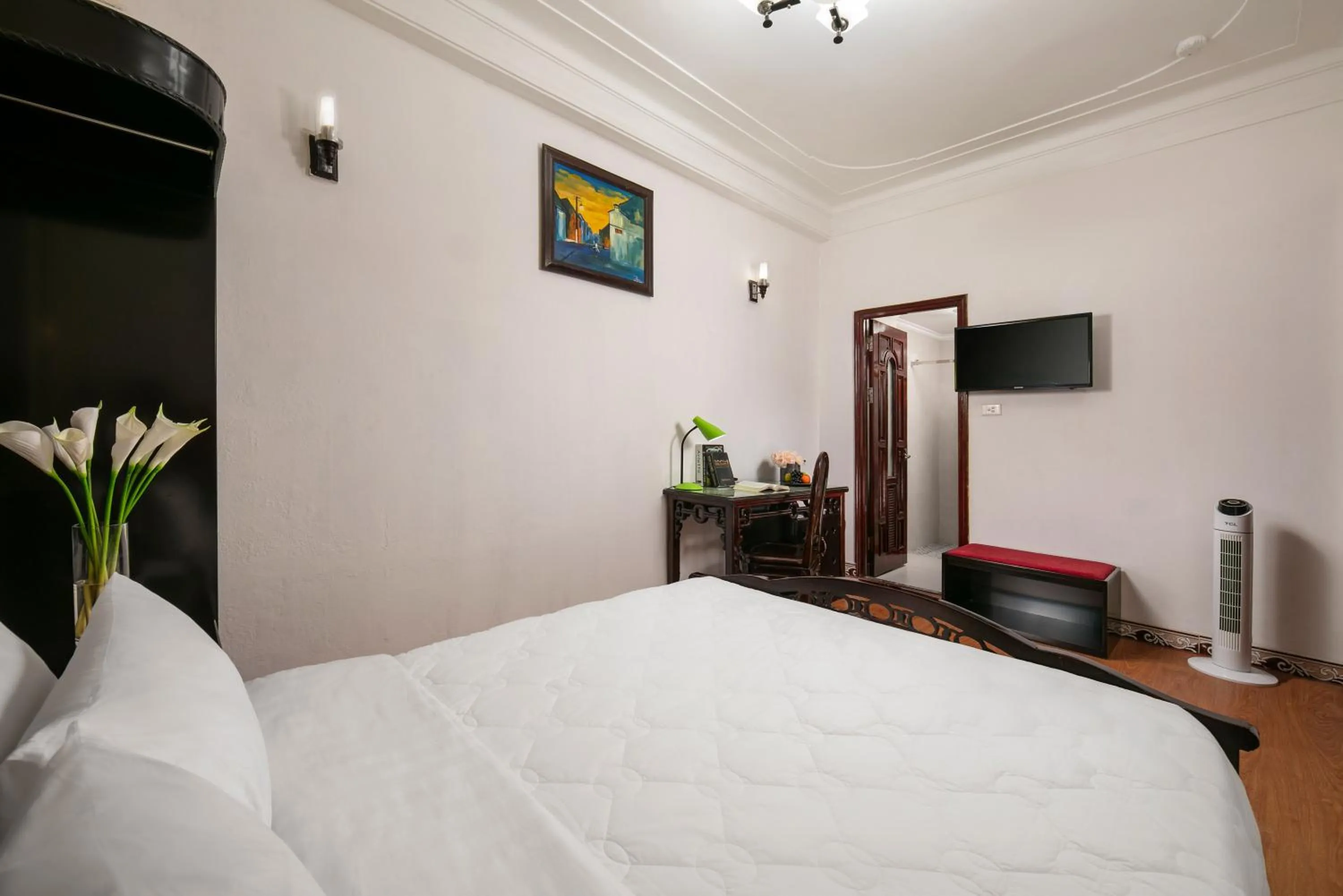 Bed in Little Diamond Hotel