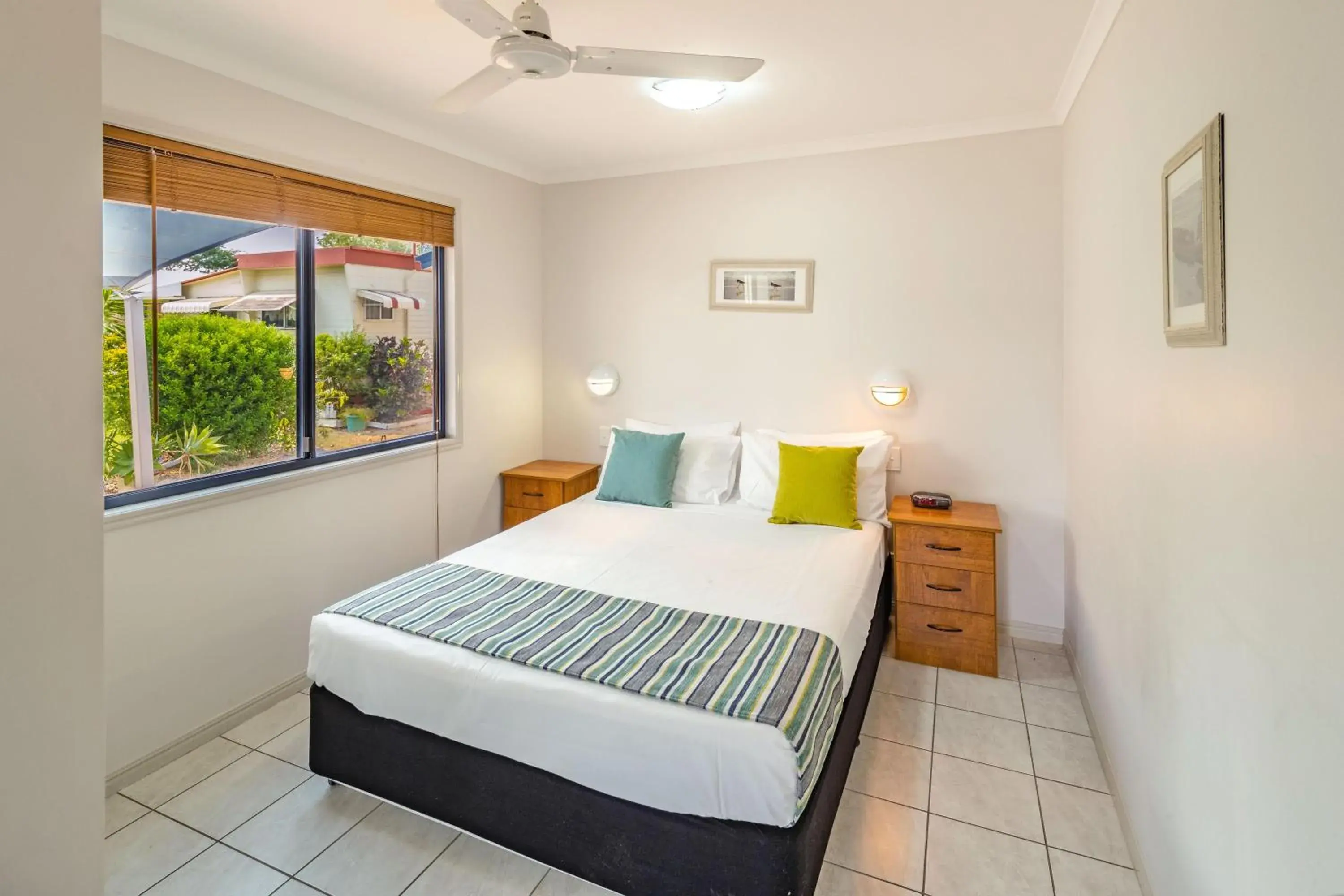 Superior One-Bedroom Cabin in Ingenia Holidays Hervey Bay Superior One-Bedroom Cabin in Ingenia Holidays Hervey Bay