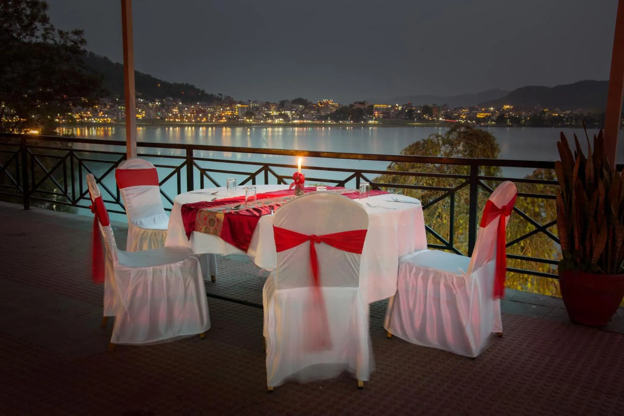 Restaurant/places to eat in Waterfront Resort by KGH Group