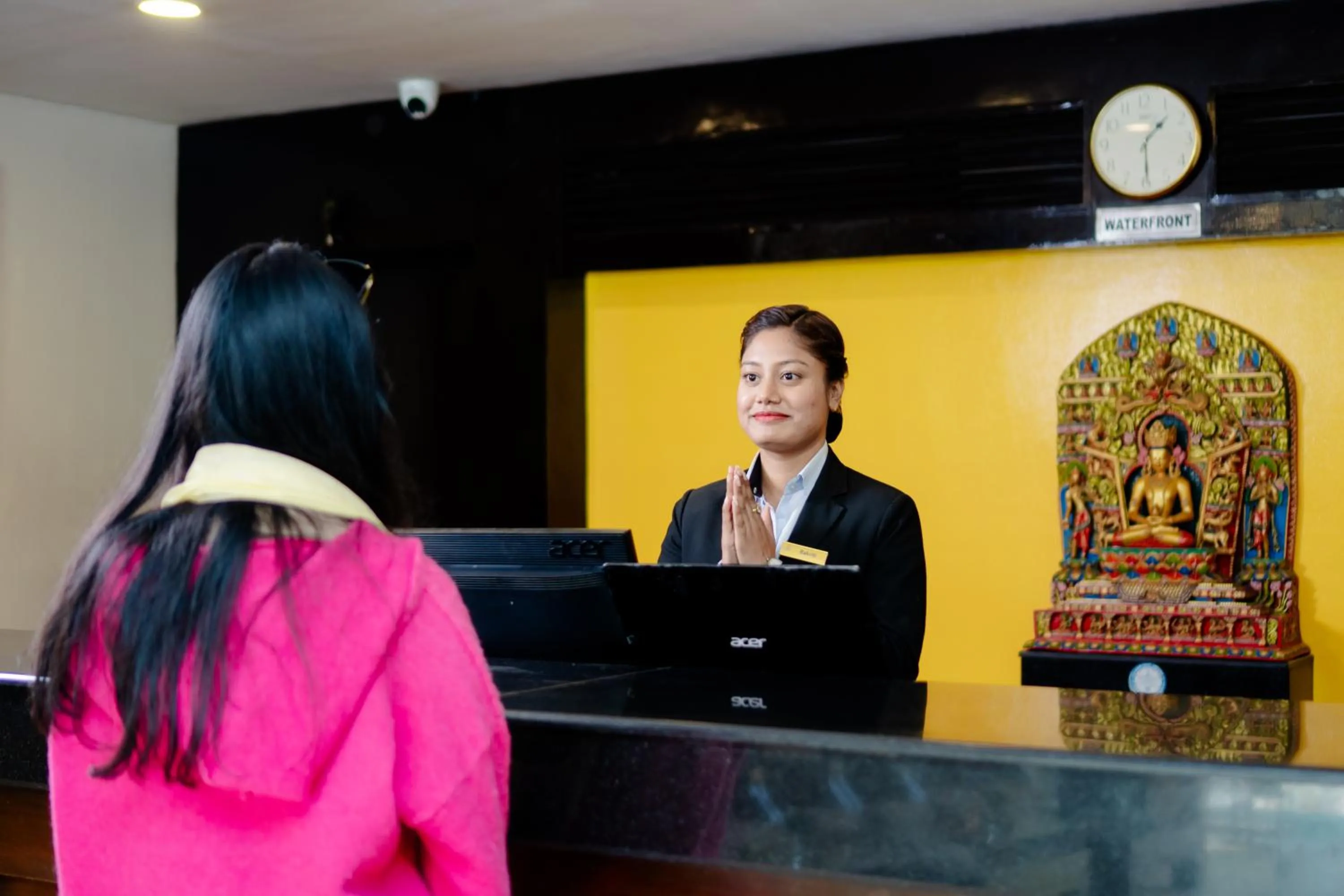 Lobby or reception in Waterfront Resort by KGH Group