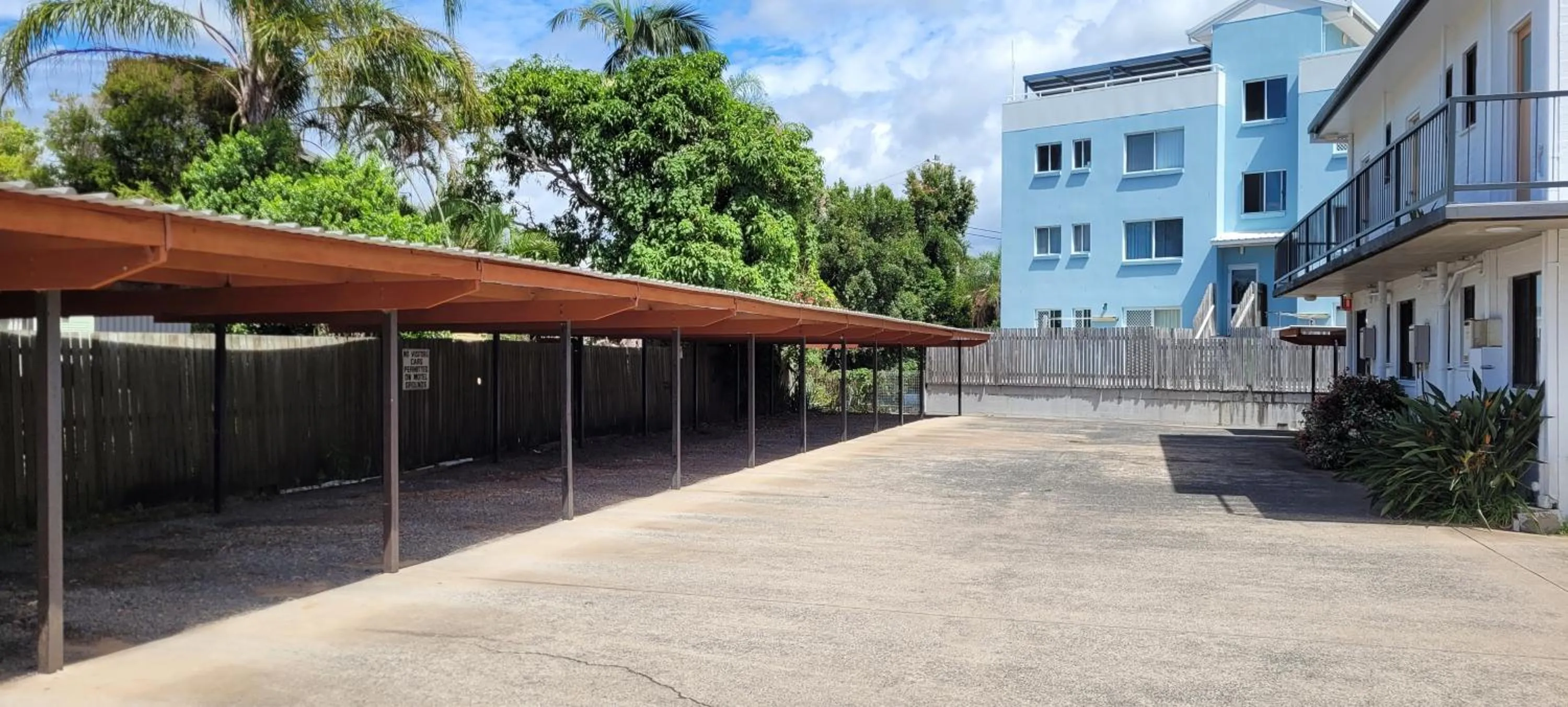 Parking in Tower Court Motel - adults only haven