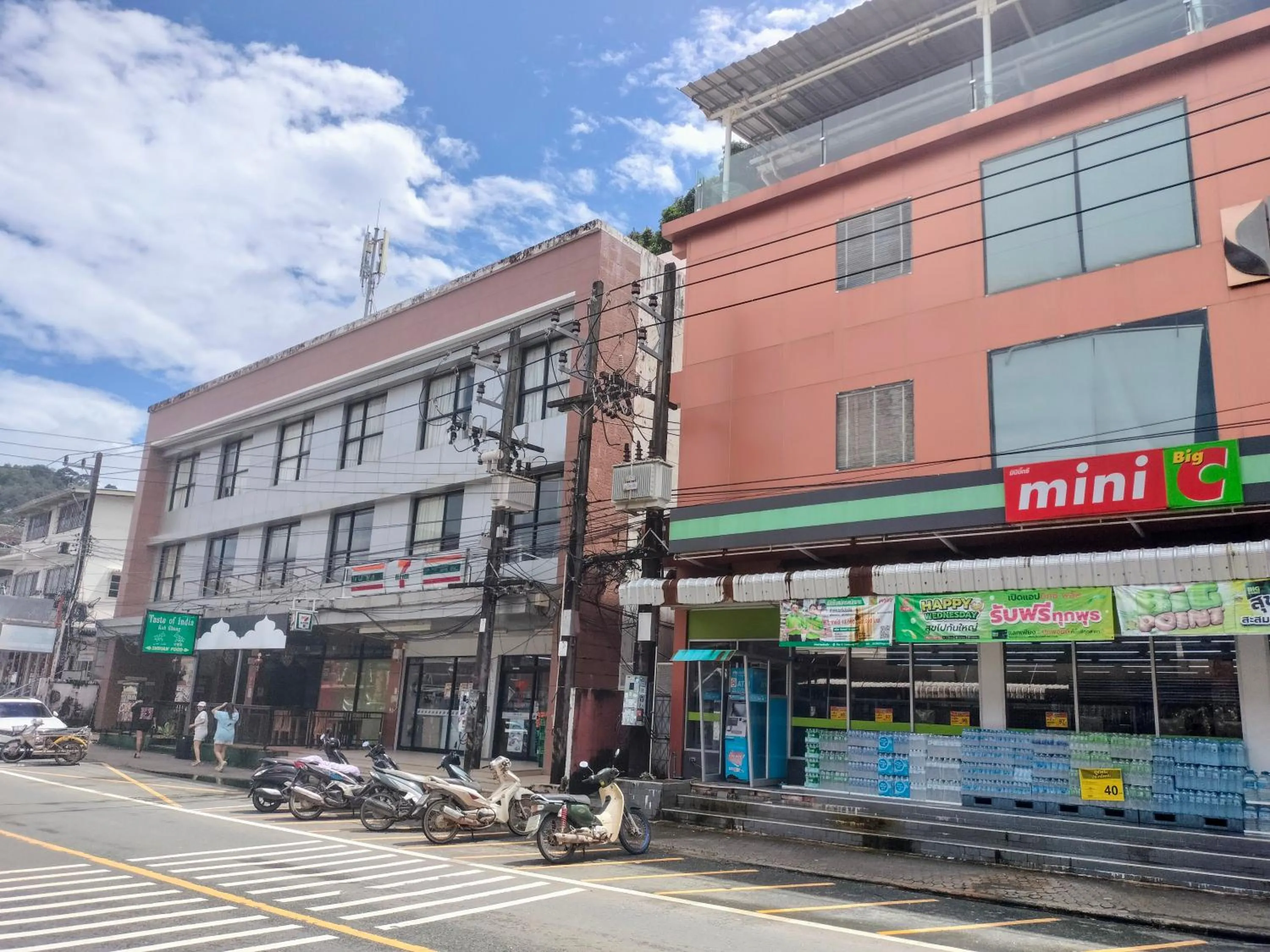 Property building in Baan Saikao Plaza Hotel & Service Apartment