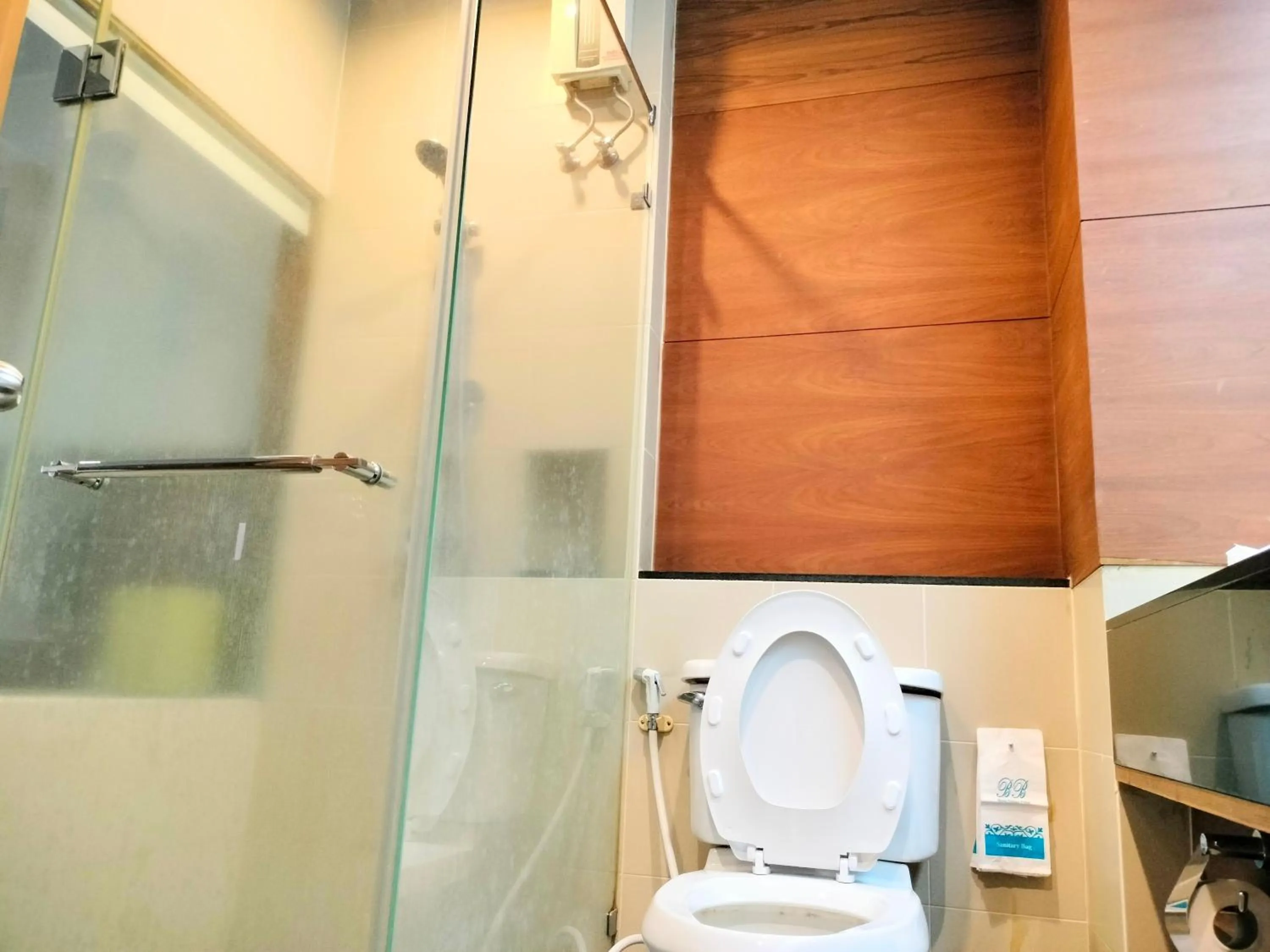 Bathroom in Baan Saikao Plaza Hotel & Service Apartment