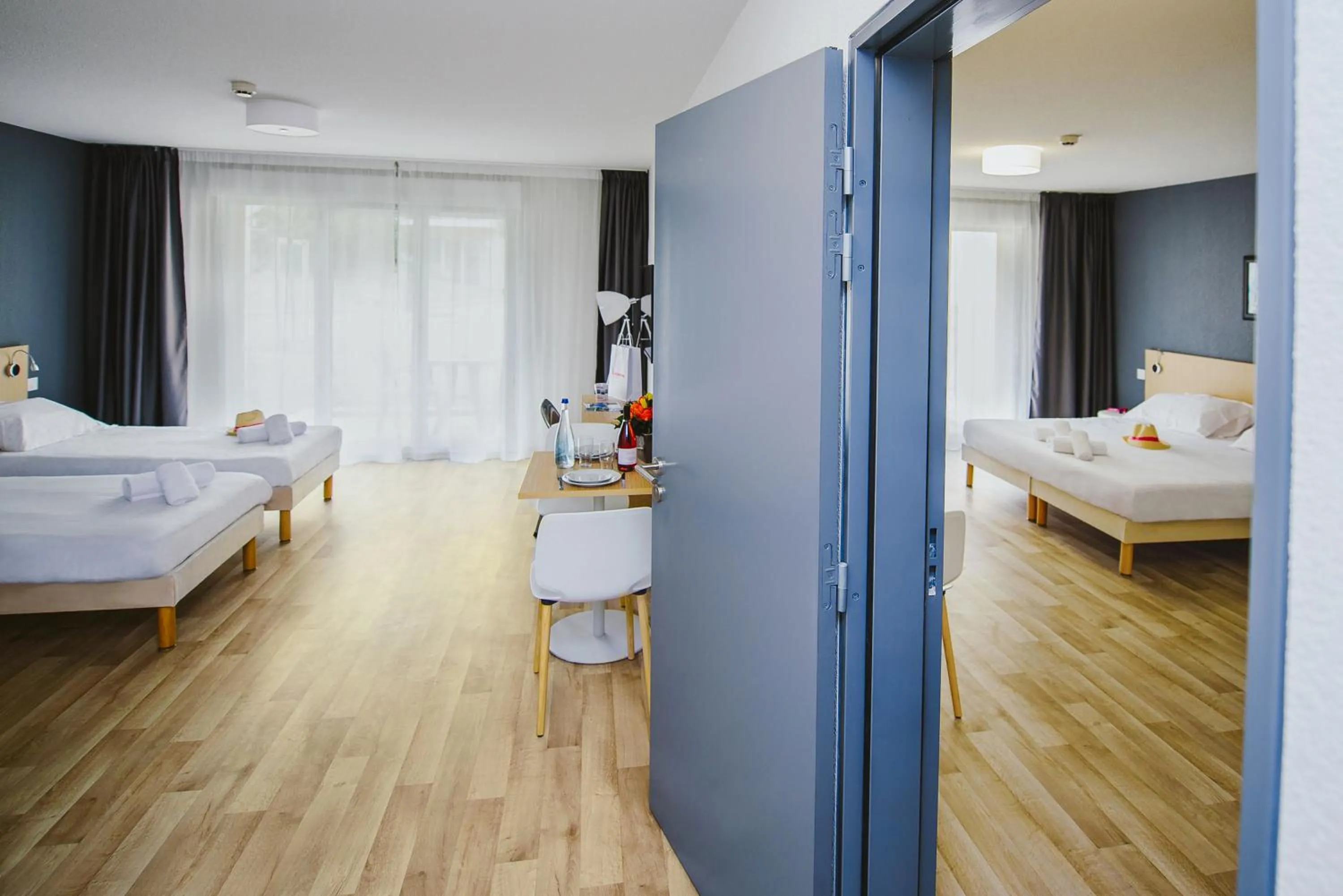 Balcony/Terrace, Bed in Résidence Vacances - Azureva Roquebrune-Cap-Martin