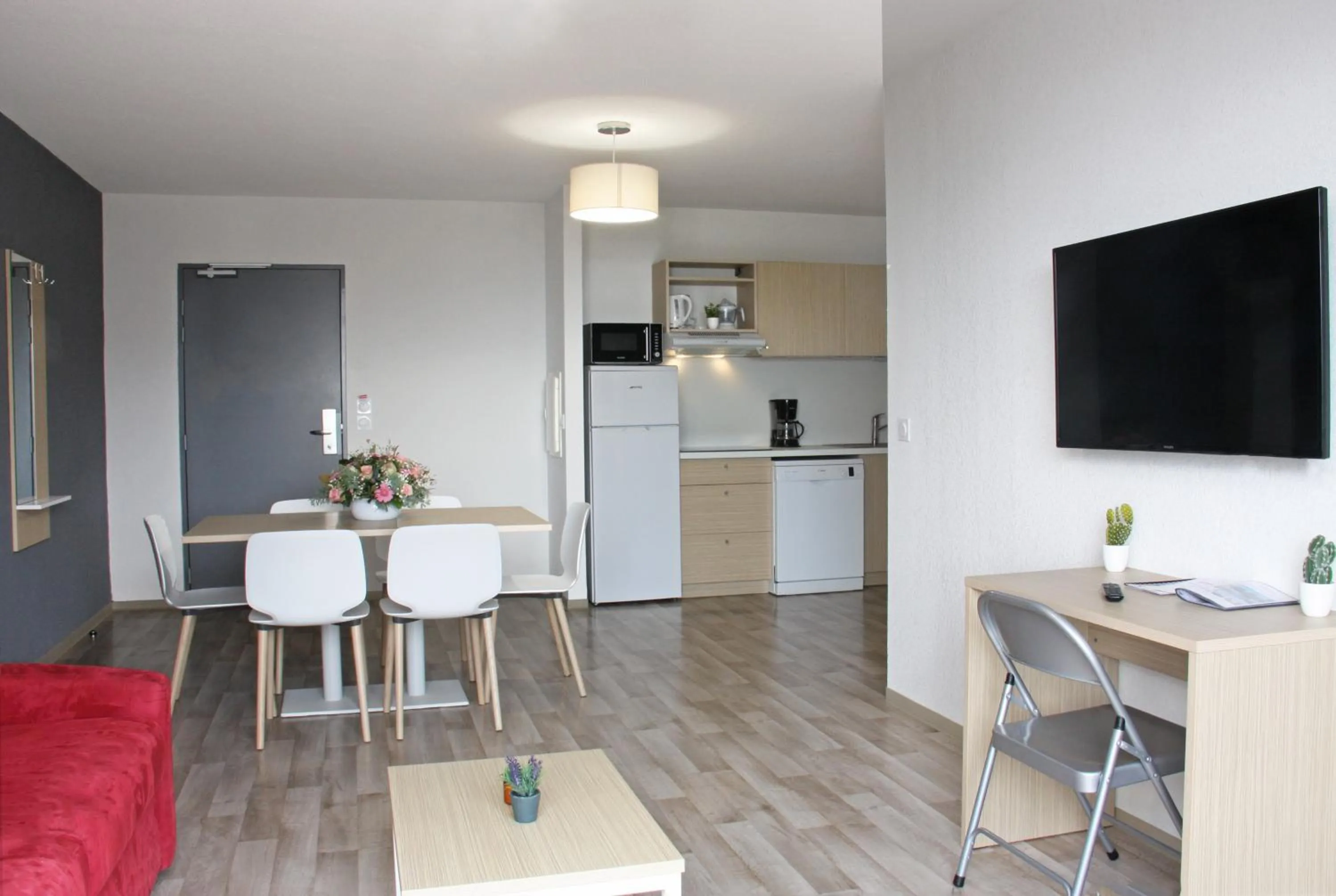 Kitchen or kitchenette in Résidence Vacances - Azureva Roquebrune-Cap-Martin