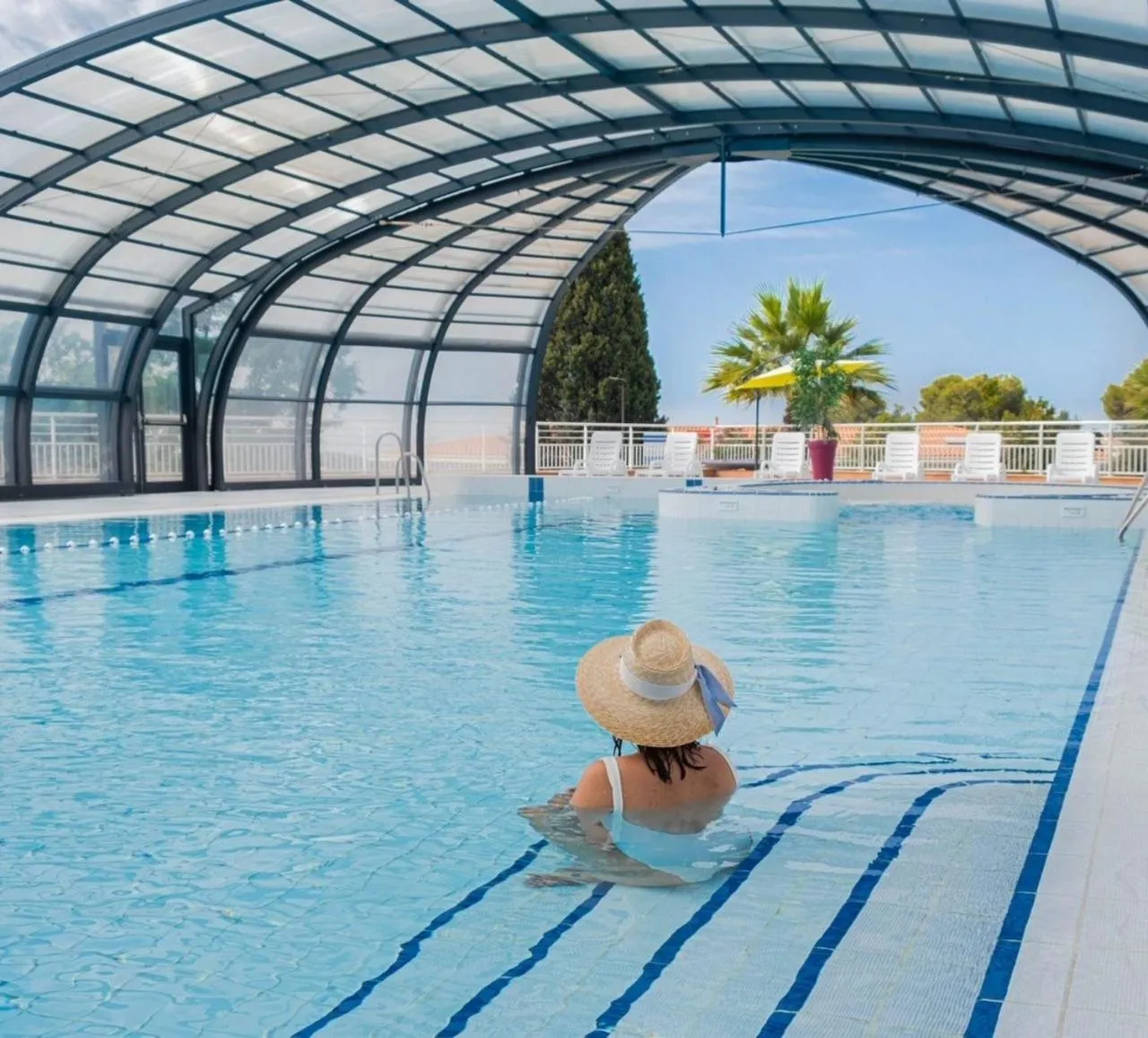 Swimming pool in Résidence Vacances - Azureva Roquebrune-Cap-Martin