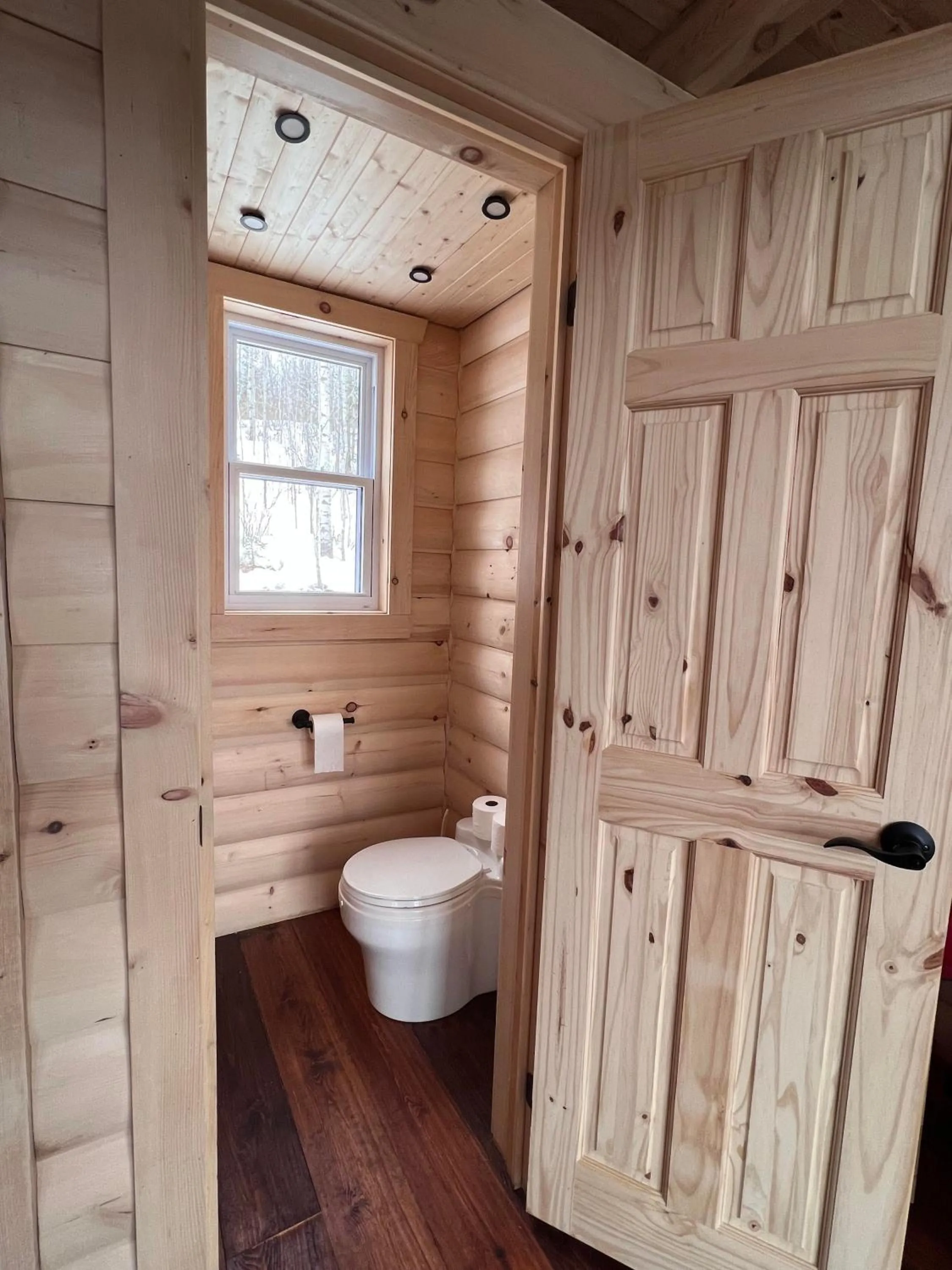 Toilet in Les Racines du p'tit Isidore