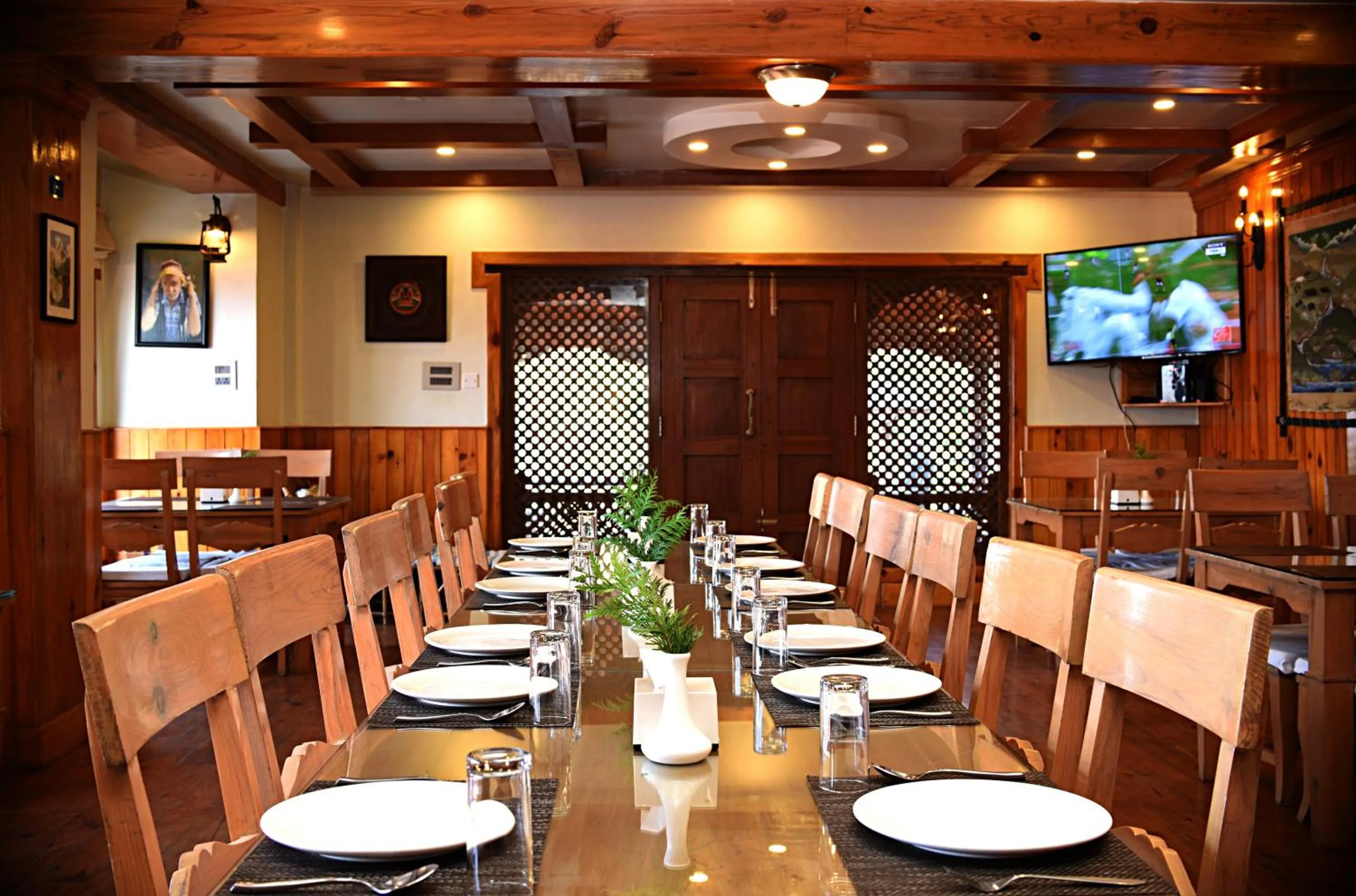 Restaurant/places to eat in The Lapsi Tree