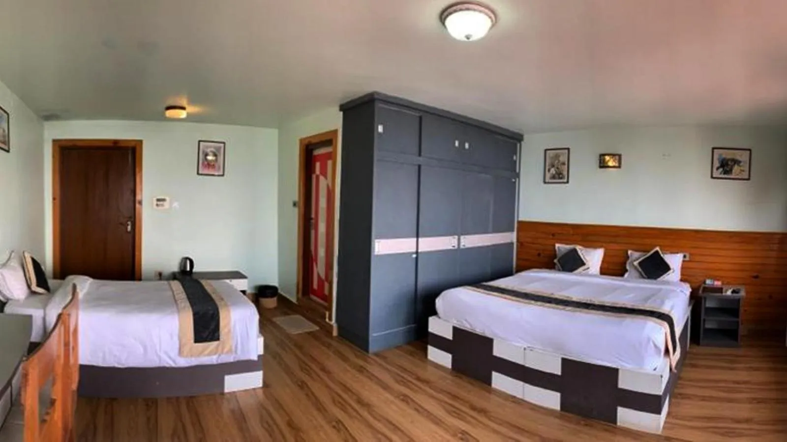 Bed in The Lapsi Tree