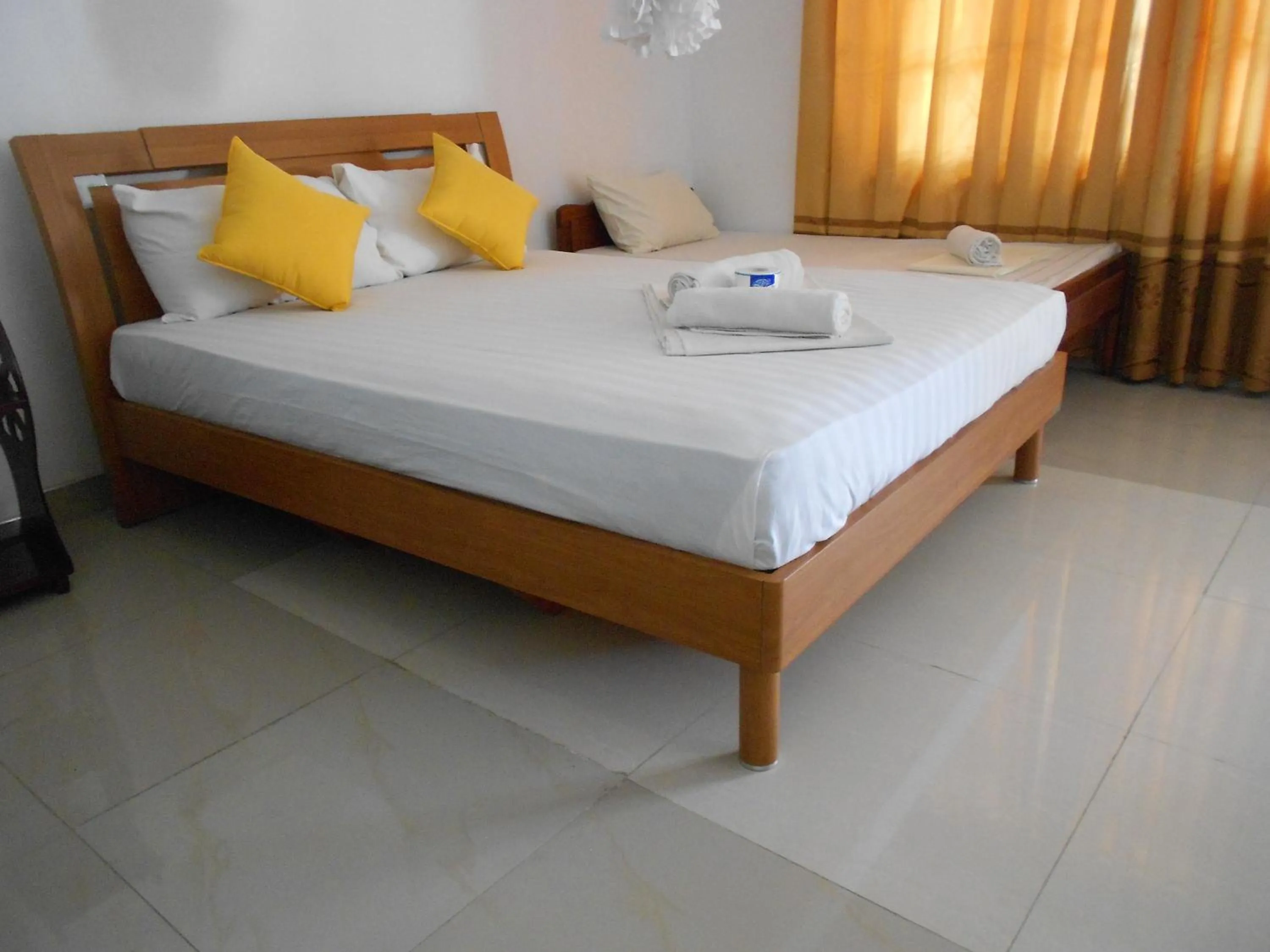 Bedroom, Bed in Shanith Guesthouse Negombo , beach road