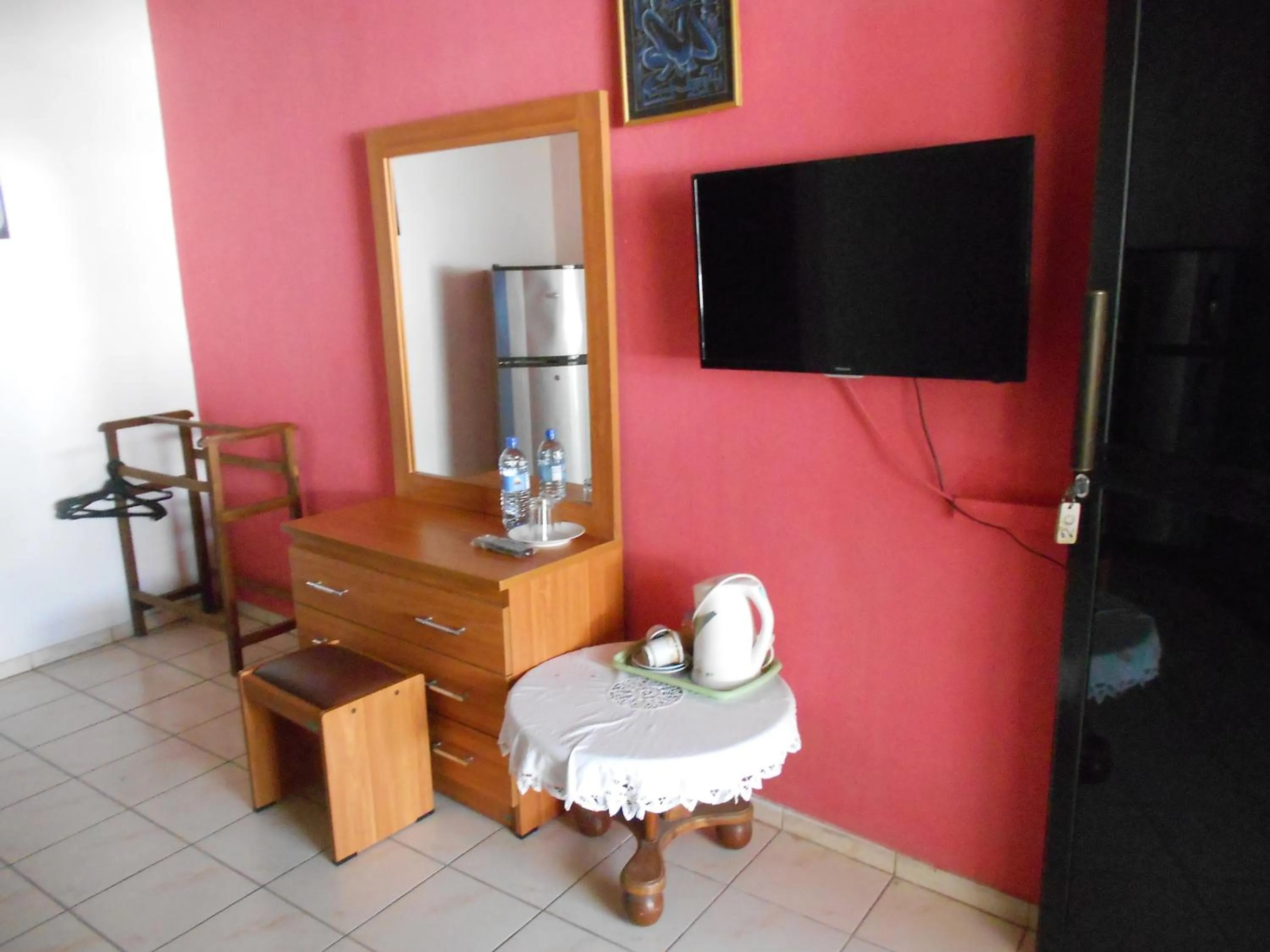 Coffee/tea facilities in Shanith Guesthouse Negombo , beach road