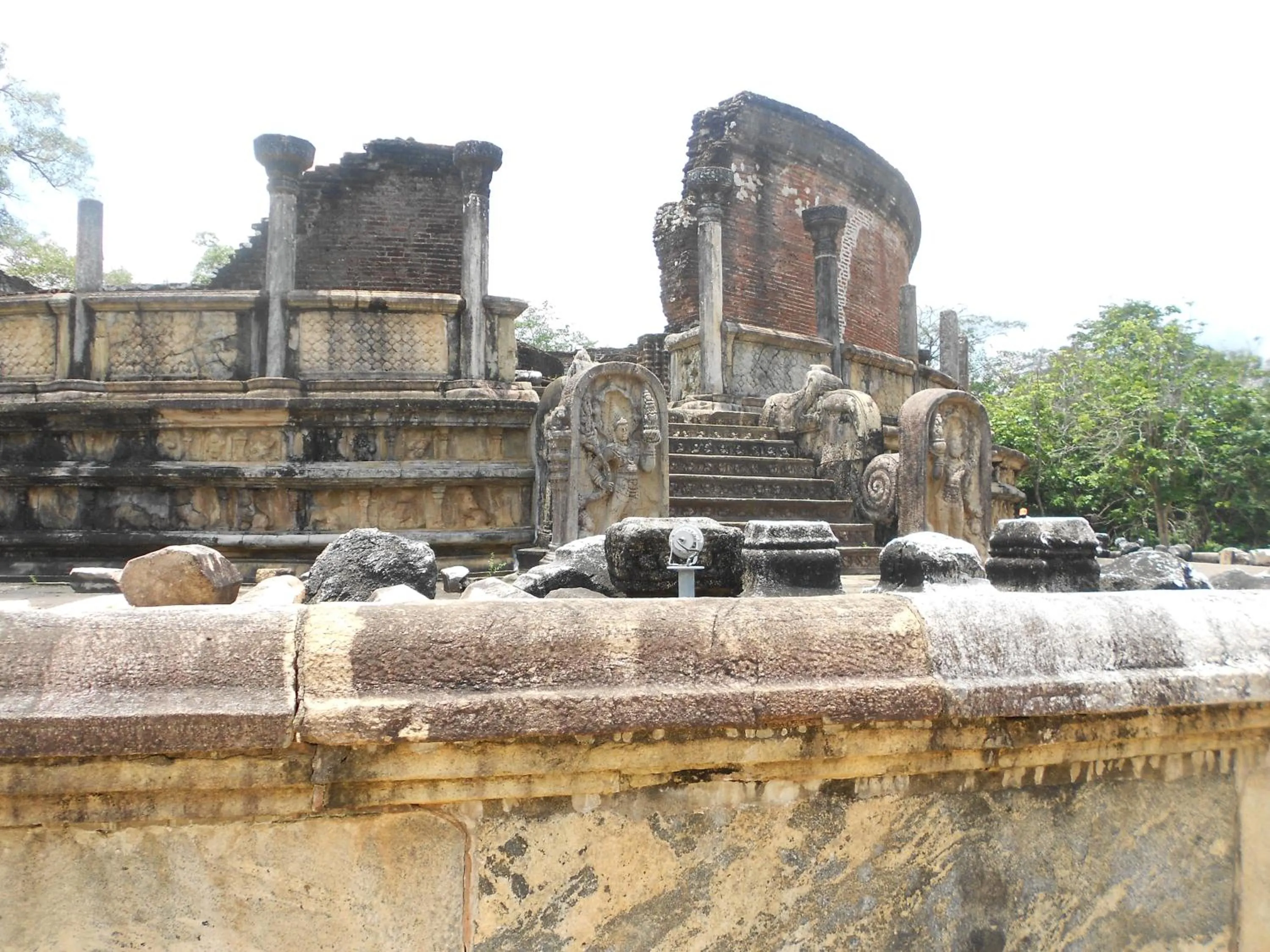 group of guests in Shanith Guesthouse Negombo , beach road