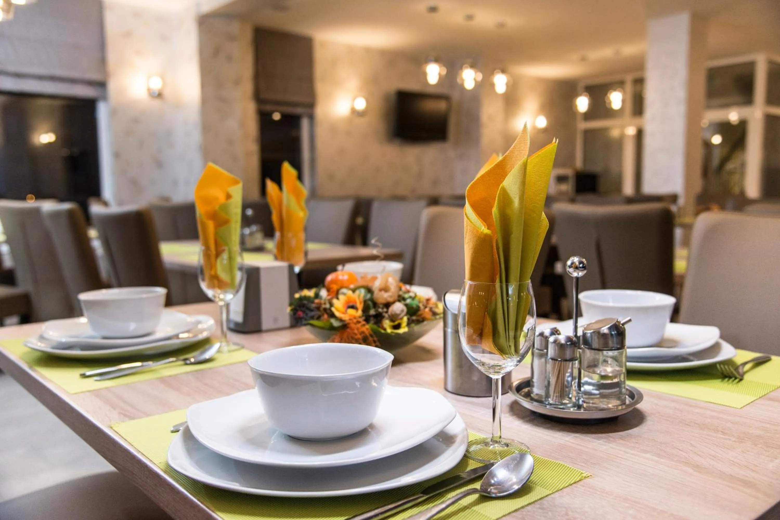 Restaurant/places to eat in Pensiunea Carmen - Bikers Friendly Nest