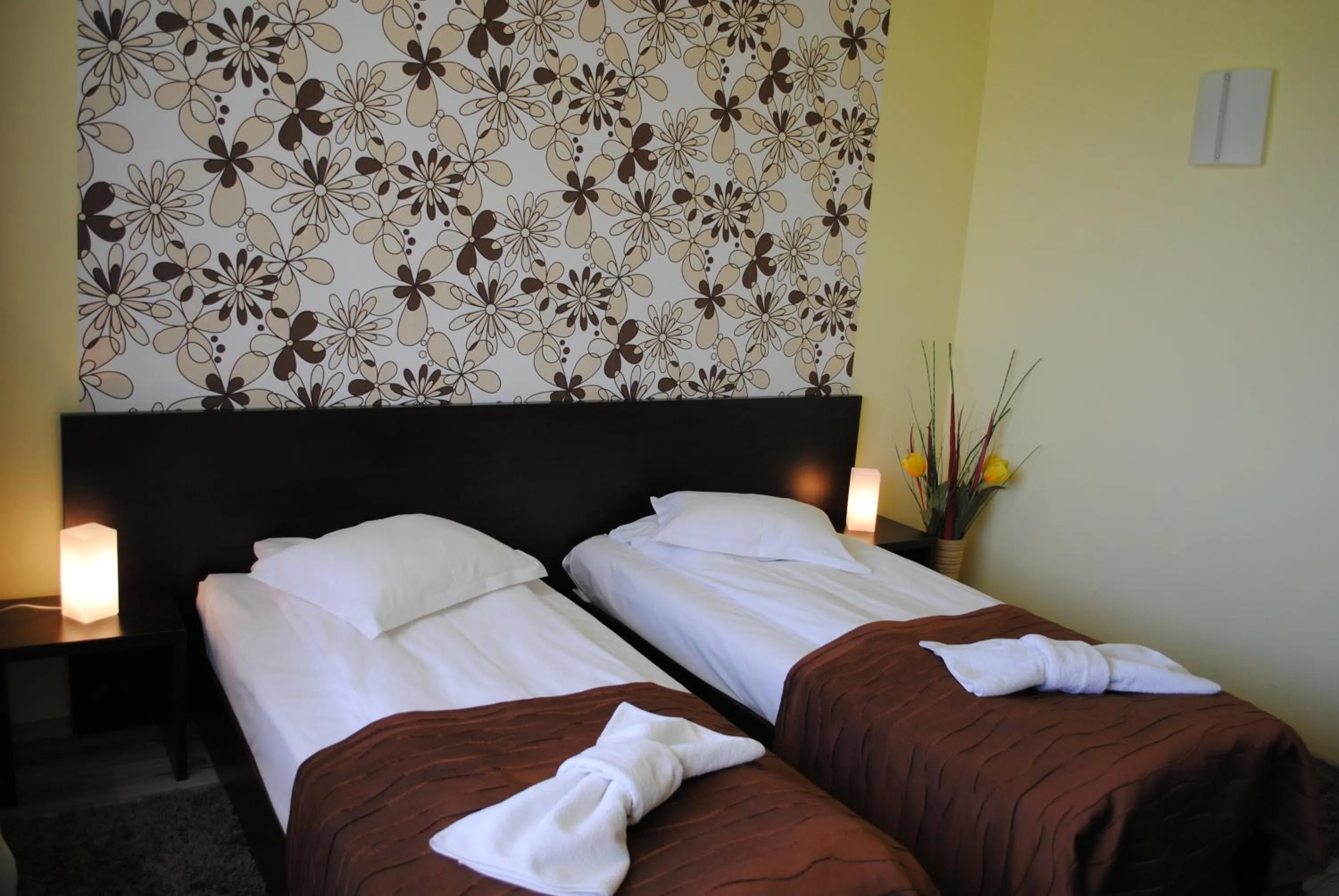 Bed in Pensiunea Carmen - Bikers Friendly Nest