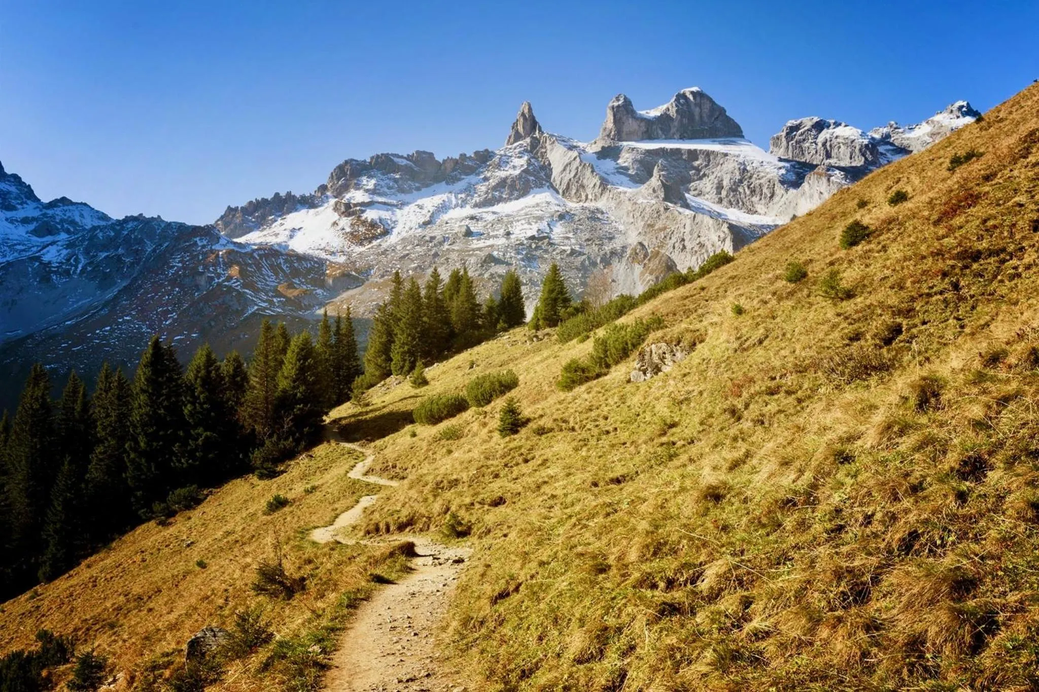 Hiking in Appart Laijola