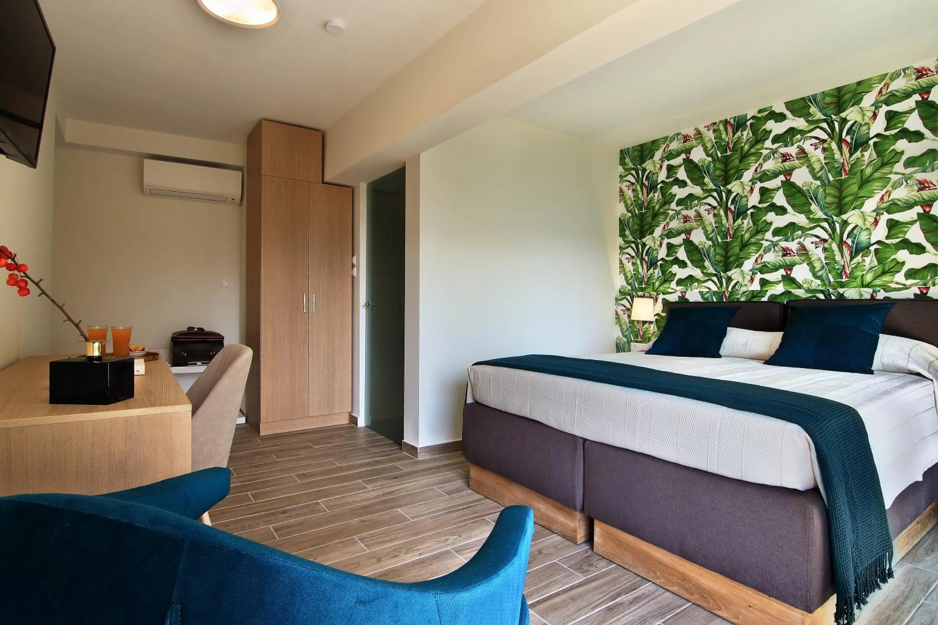 Photo of the whole room, Bed in Maison 66, Riviera Hotels