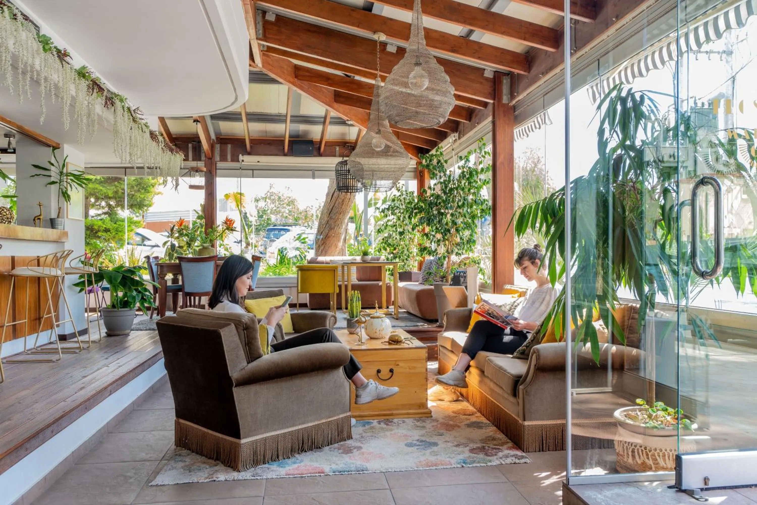 Restaurant/places to eat in Maison 66, Riviera Hotels