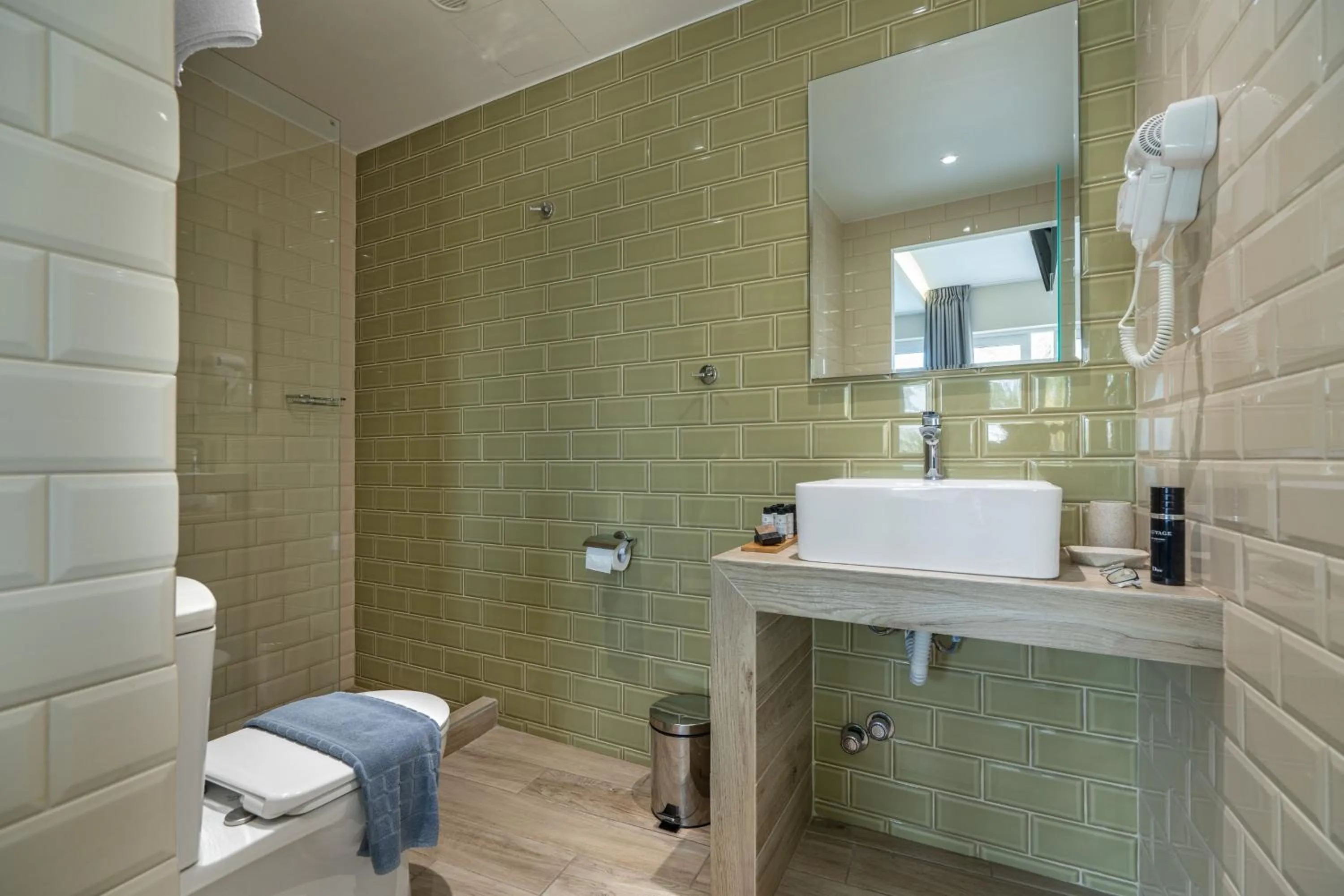 Shower in Maison 66, Riviera Hotels