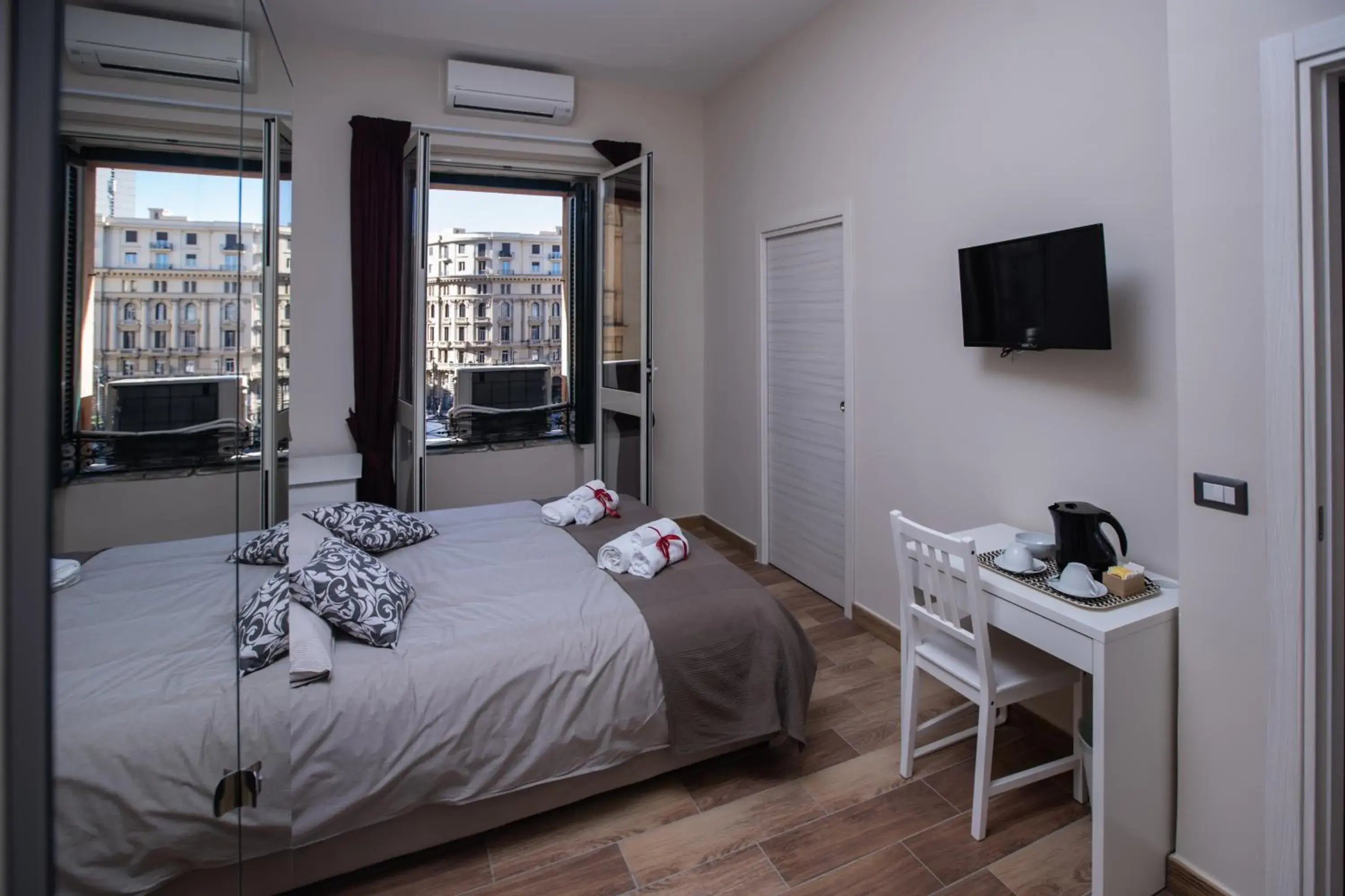 Comfort Room with City View in Bellorizzonte Comfort Room with City View in Bellorizzonte