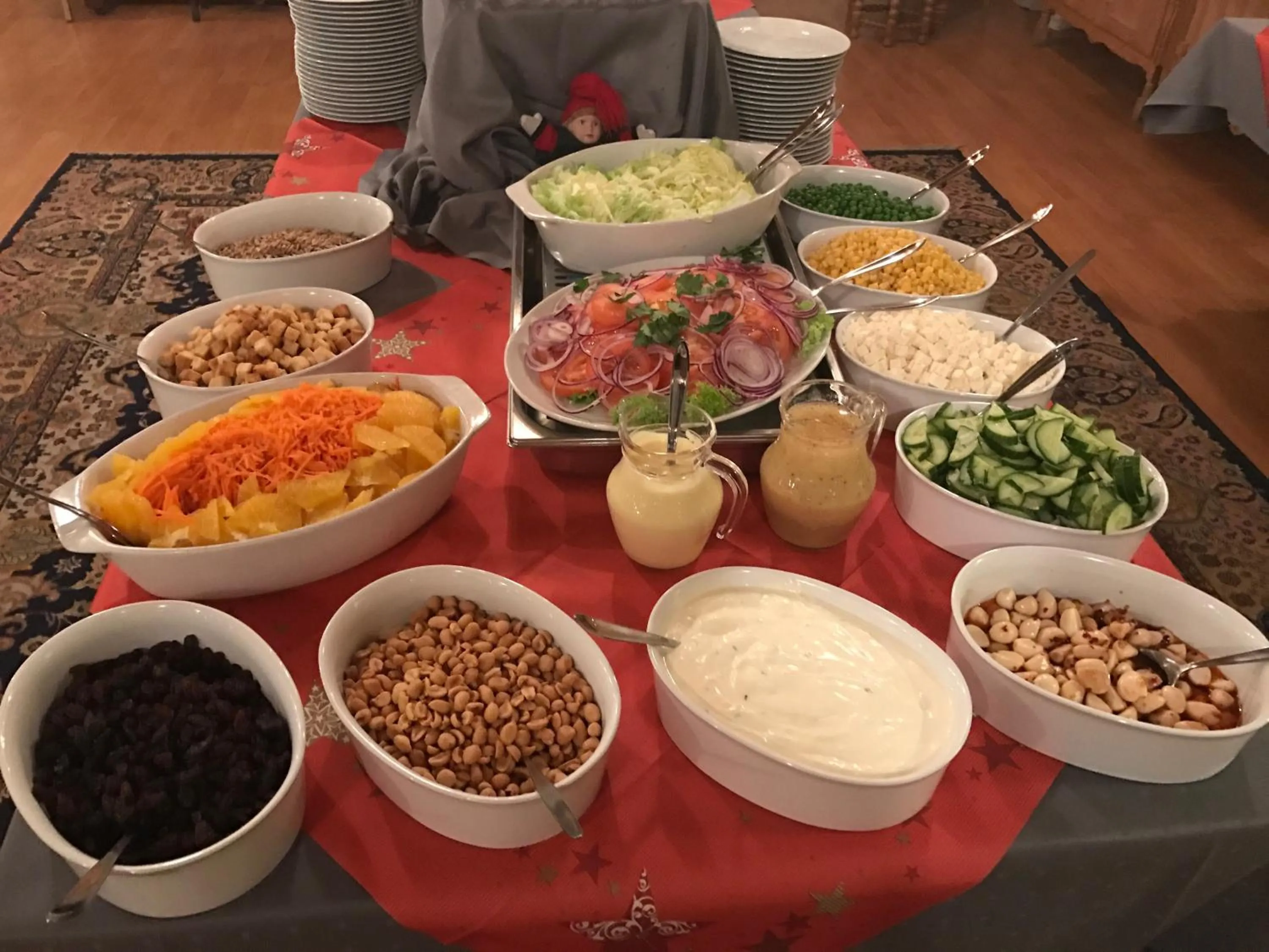 Restaurant/places to eat in Medio Apartments