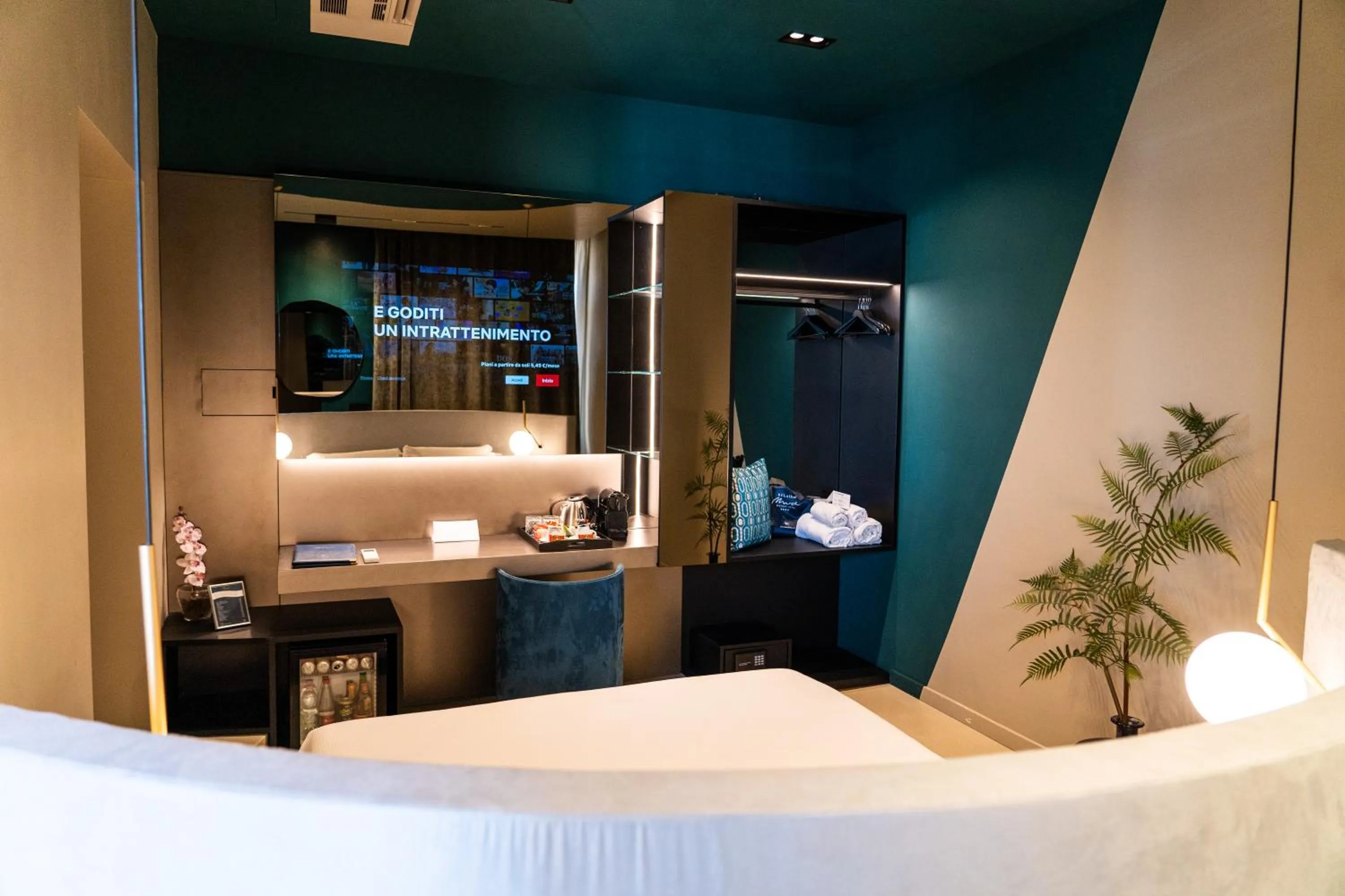 TV and multimedia, Bed in Relais sul Mare Boutique Hotel