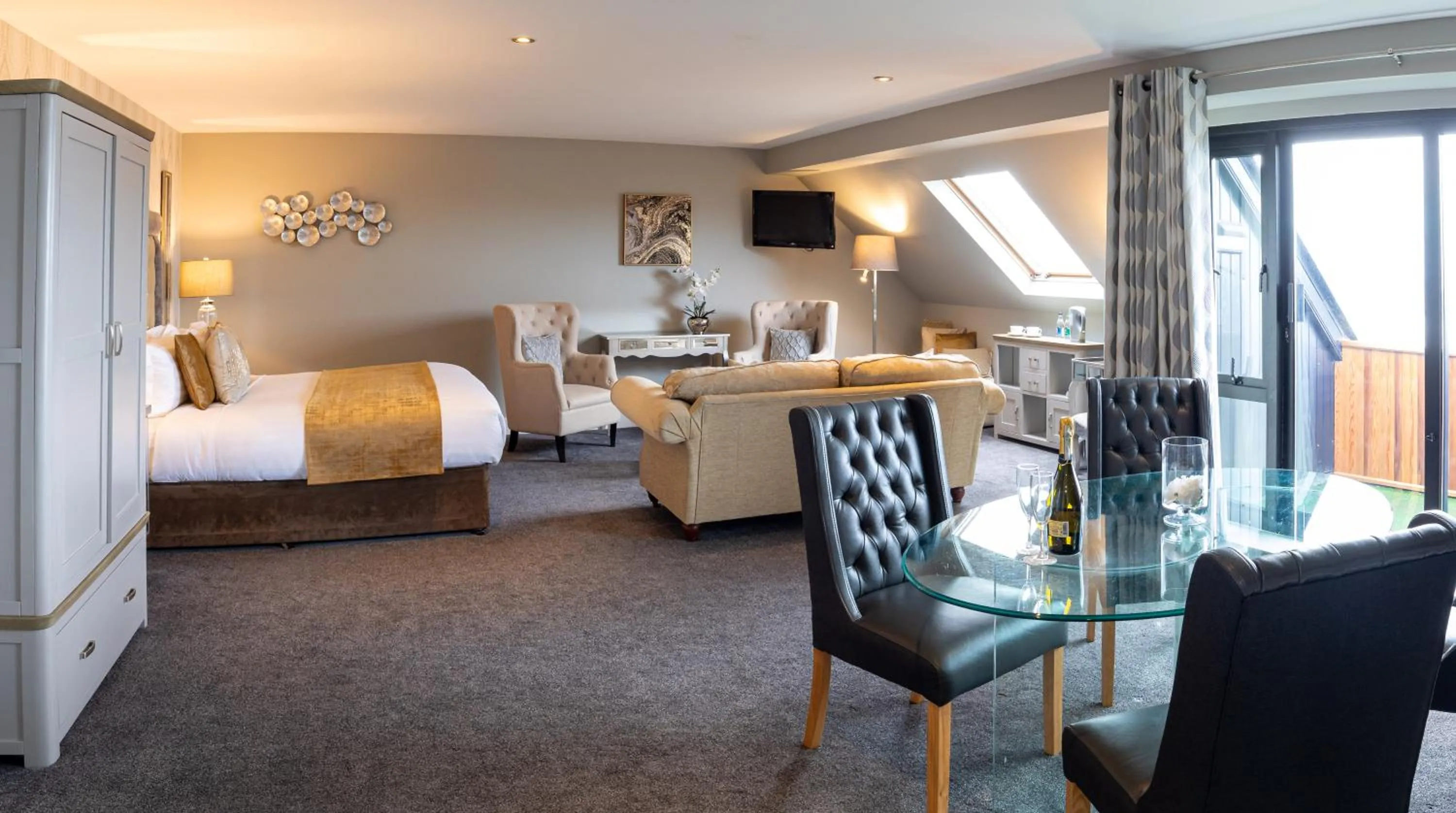 Photo of the whole room, Bed in Ocean Sands Hotel & Spa