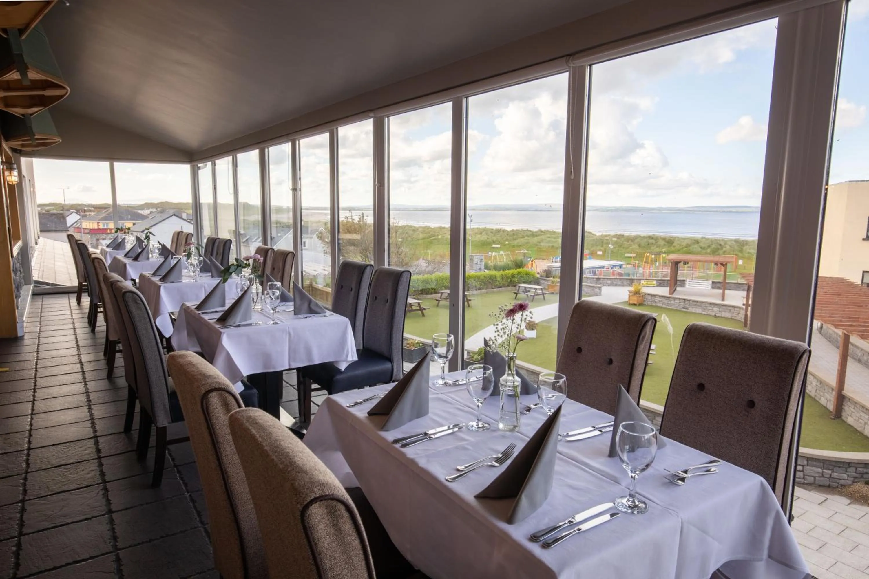 Restaurant/places to eat in Ocean Sands Hotel & Spa