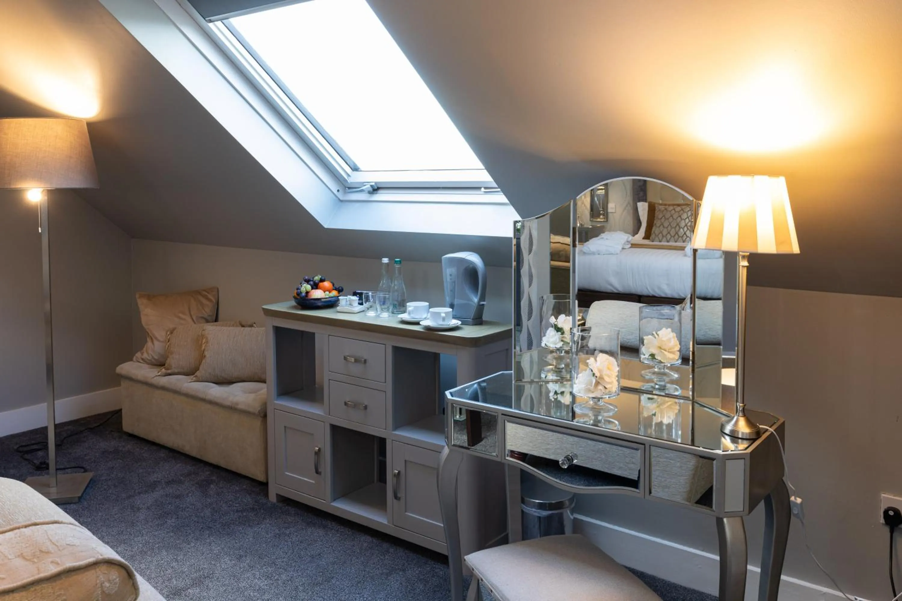 Coffee/tea facilities, Bed in Ocean Sands Hotel & Spa