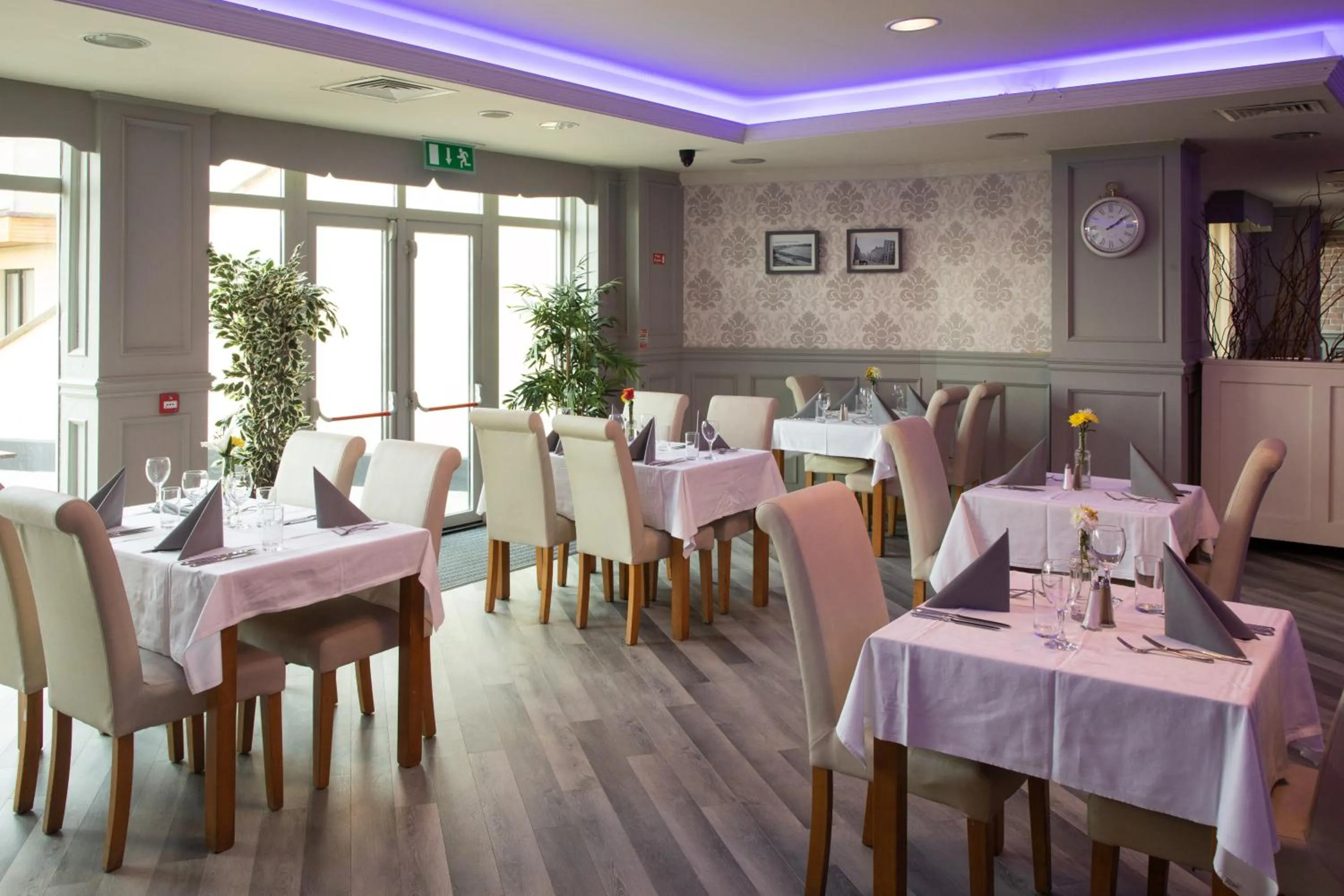 Restaurant/places to eat in Ocean Sands Hotel & Spa