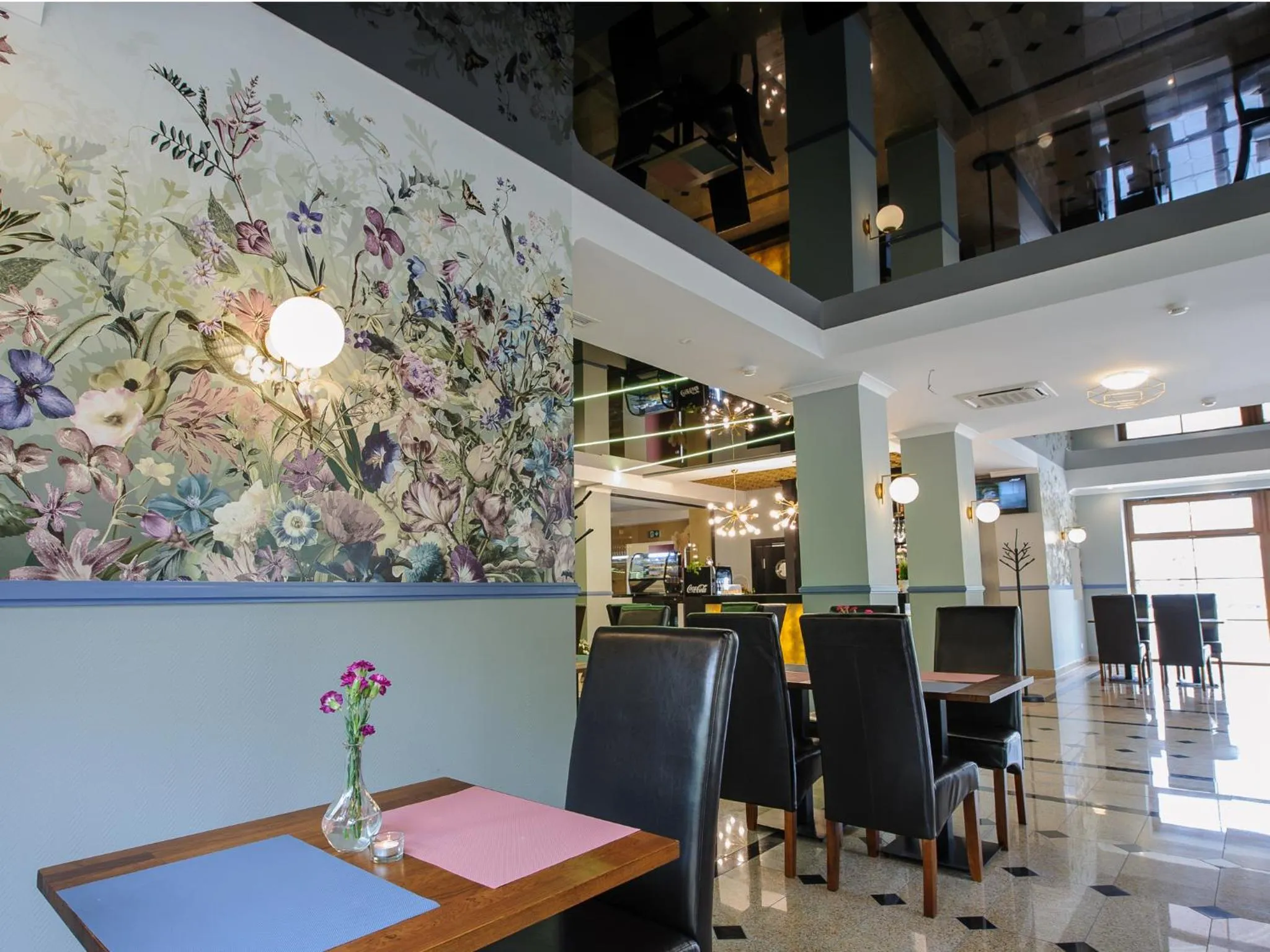 Restaurant/places to eat in Akacja Medical Resort