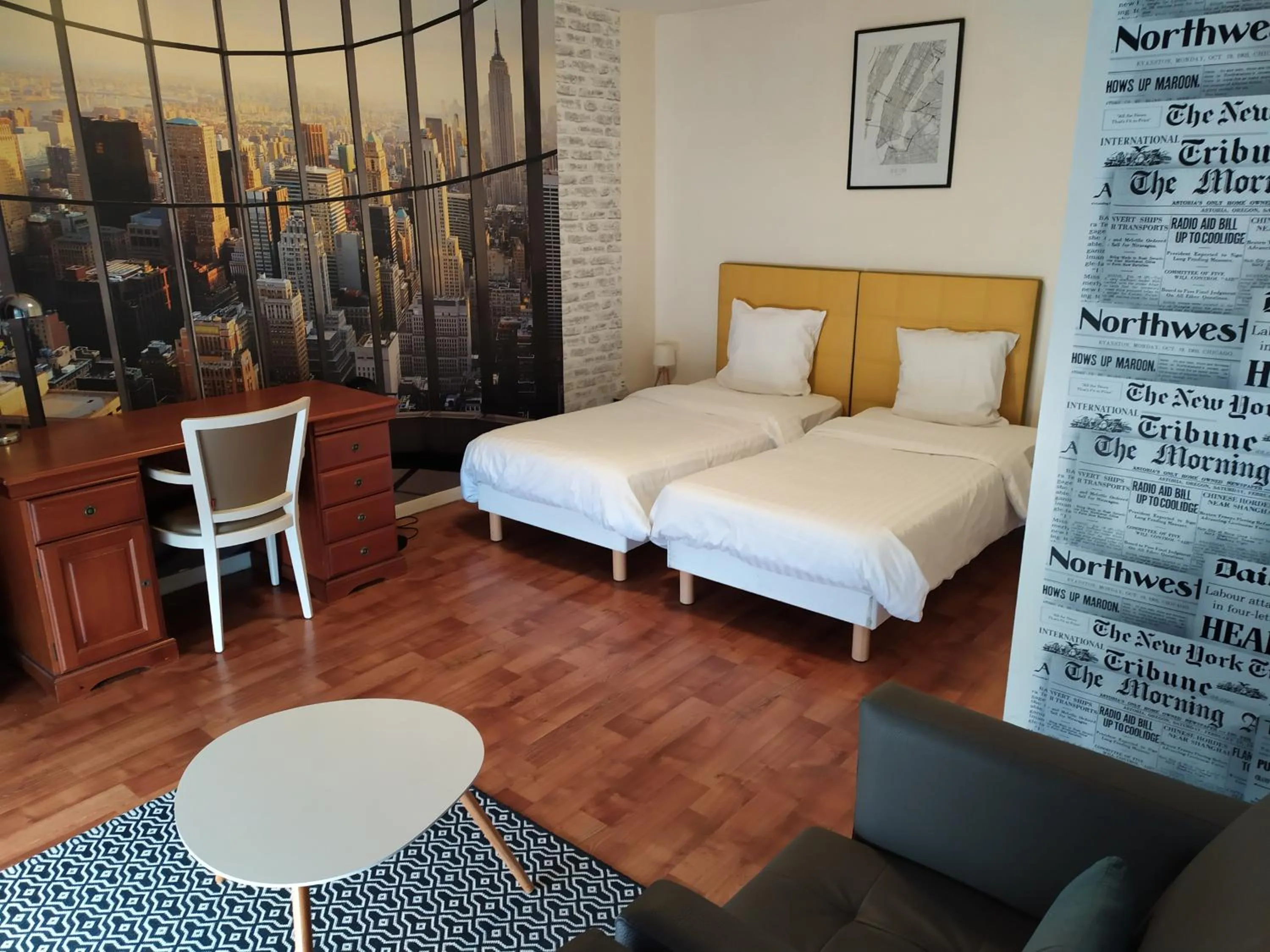 Seating area, Bed in Résidence Carouge Appart Hôtel